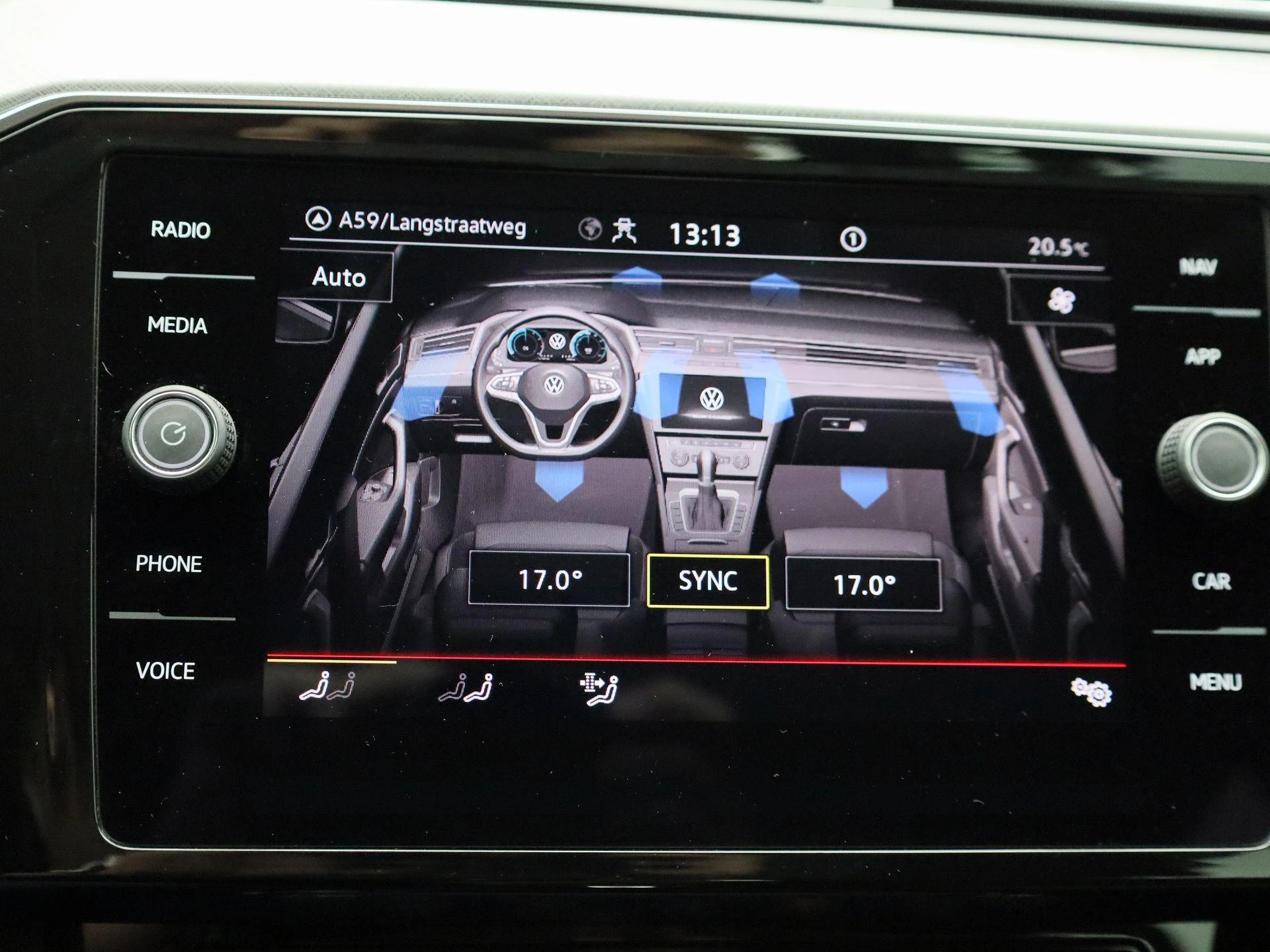 Volkswagen-Passat-image-26