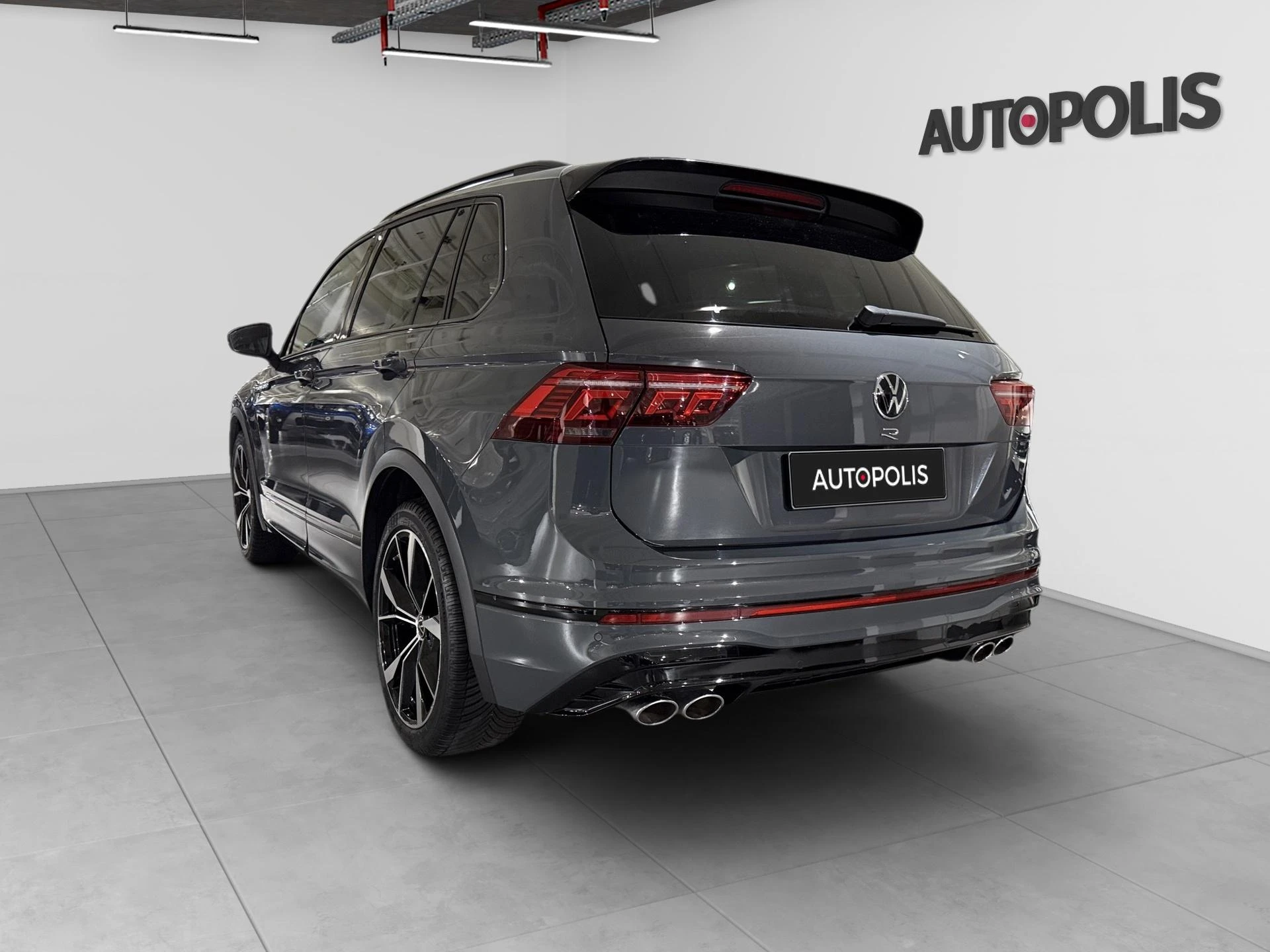 Volkswagen-Tiguan-image-12