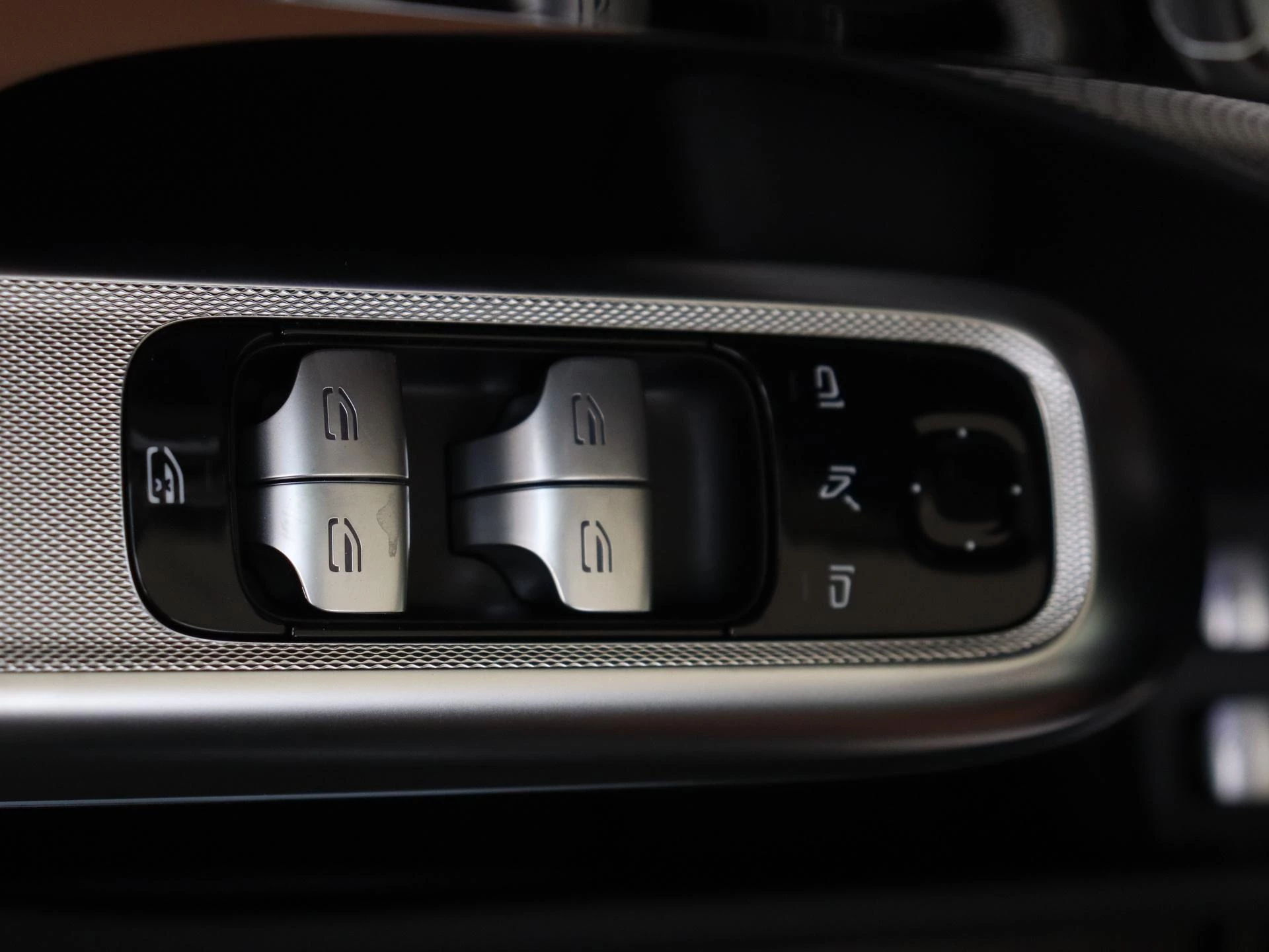 Mercedes-Benz-E-Klasse-image-24