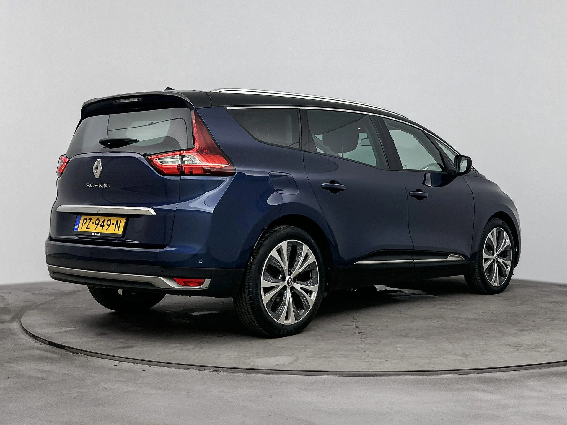 Renault-Grand Scénic-image-3