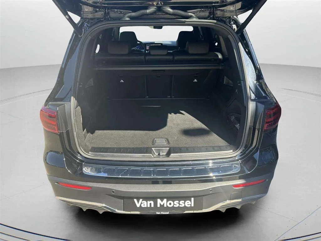 Mercedes-Benz-EQB-image-23