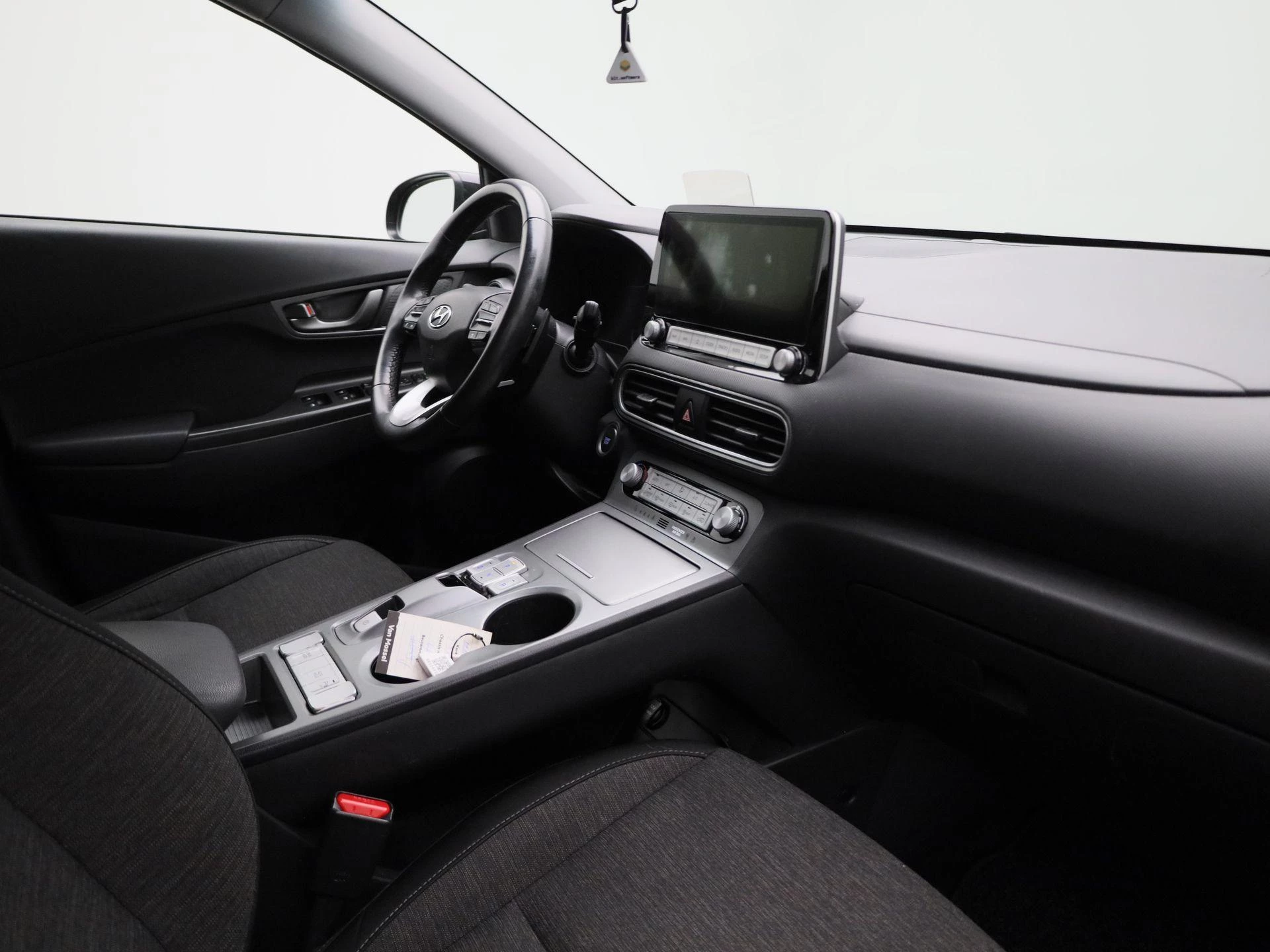 Hyundai-Kona-image-30