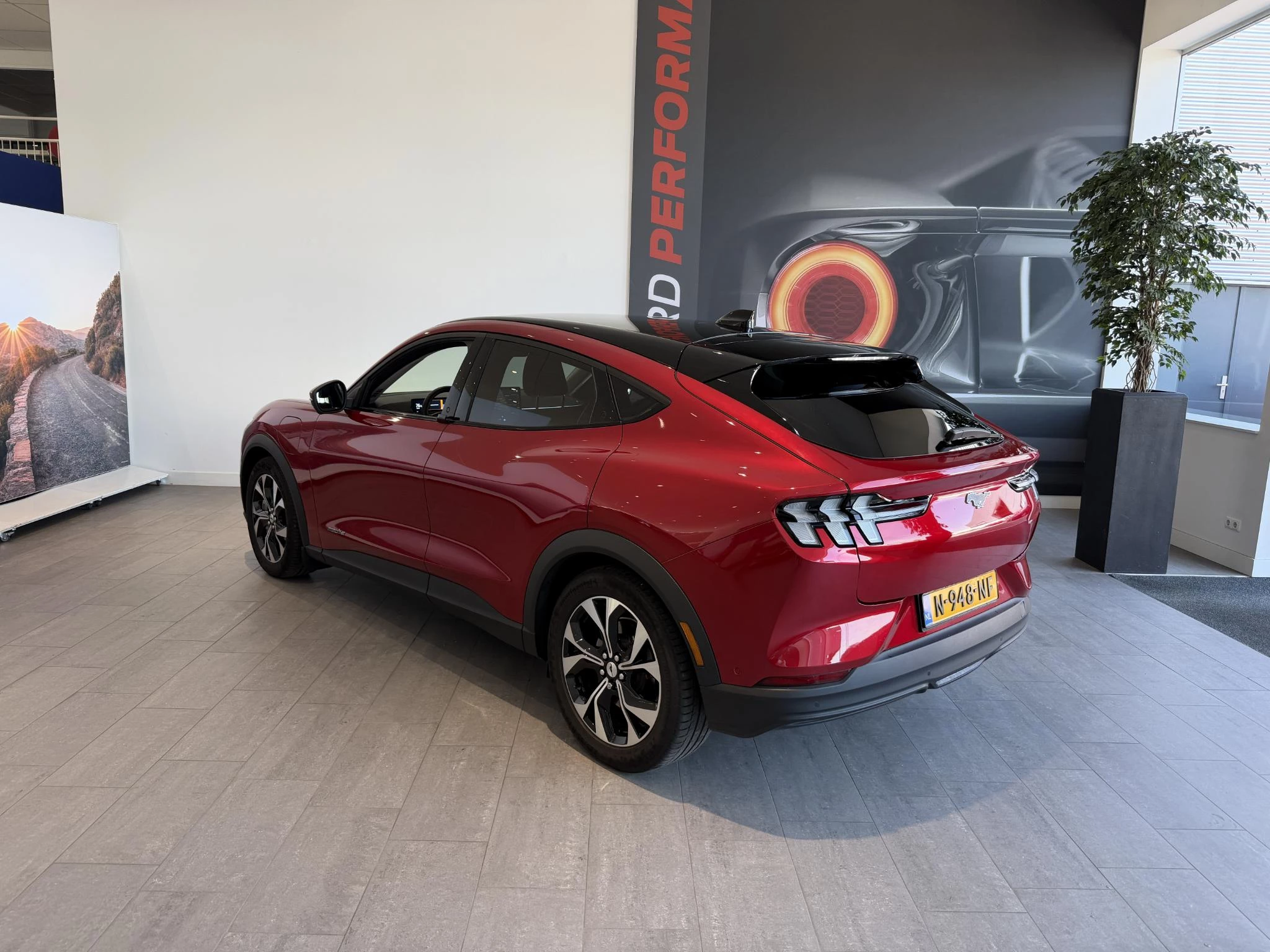 Ford Mustang Mach-E RWD 75 kWh