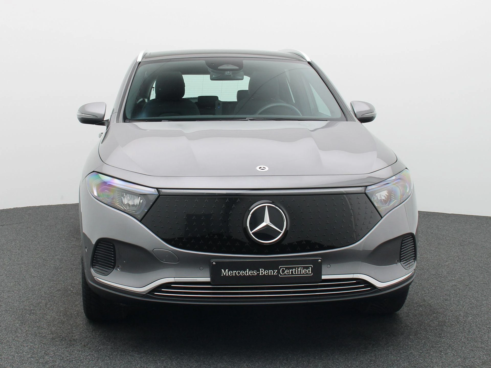 Mercedes-Benz-EQA-image-2