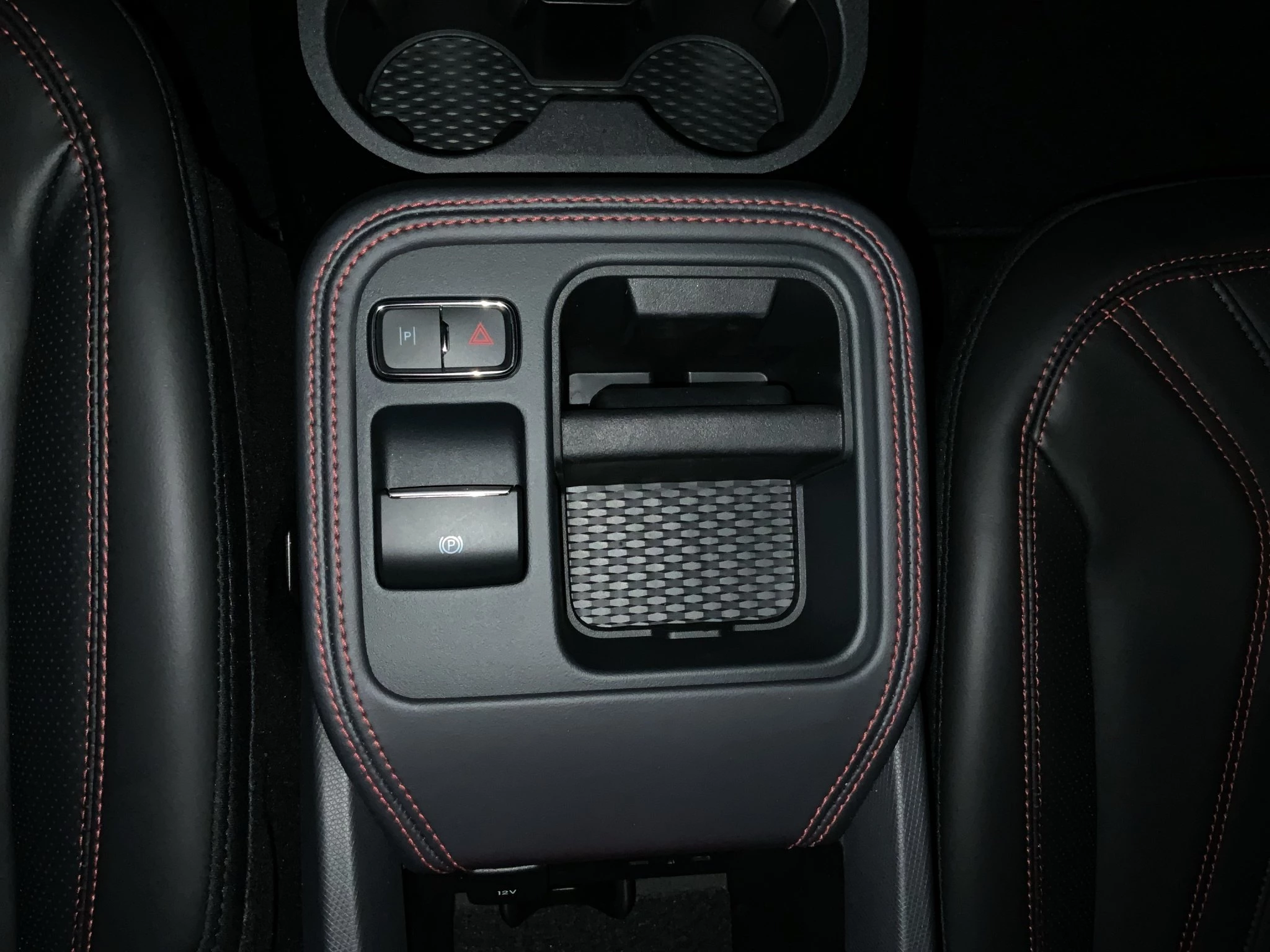 Ford-Mustang Mach-E-image-27