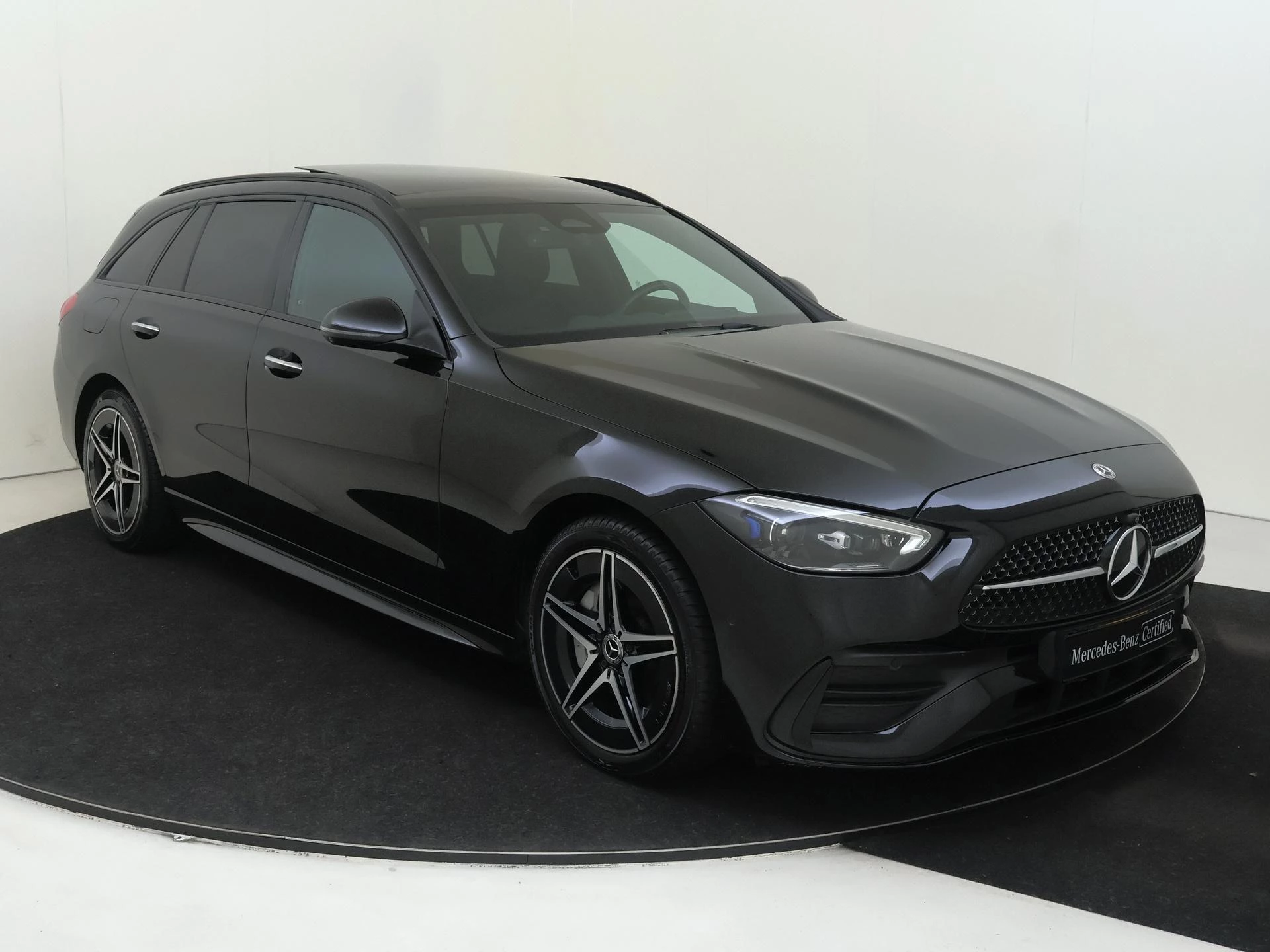 Mercedes-Benz-C-Klasse-image-1