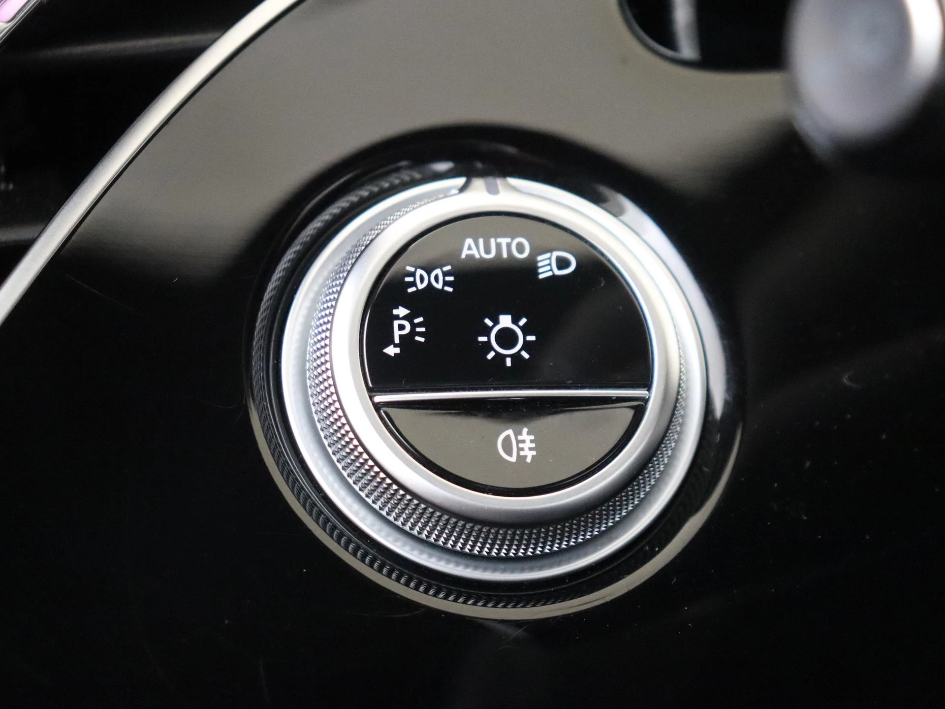 Mercedes-Benz-E-Klasse-image-28