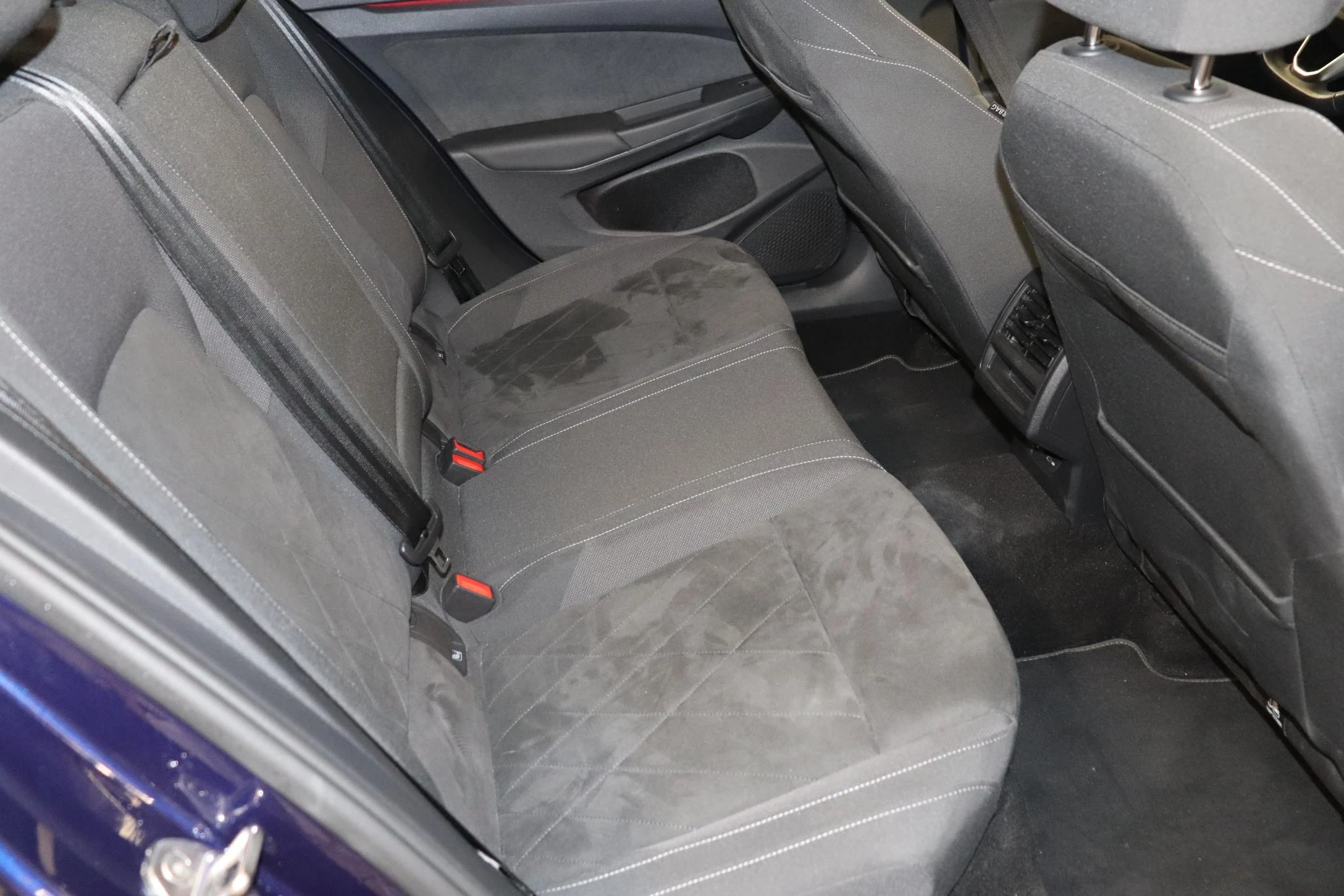 Volkswagen-Golf-image-9