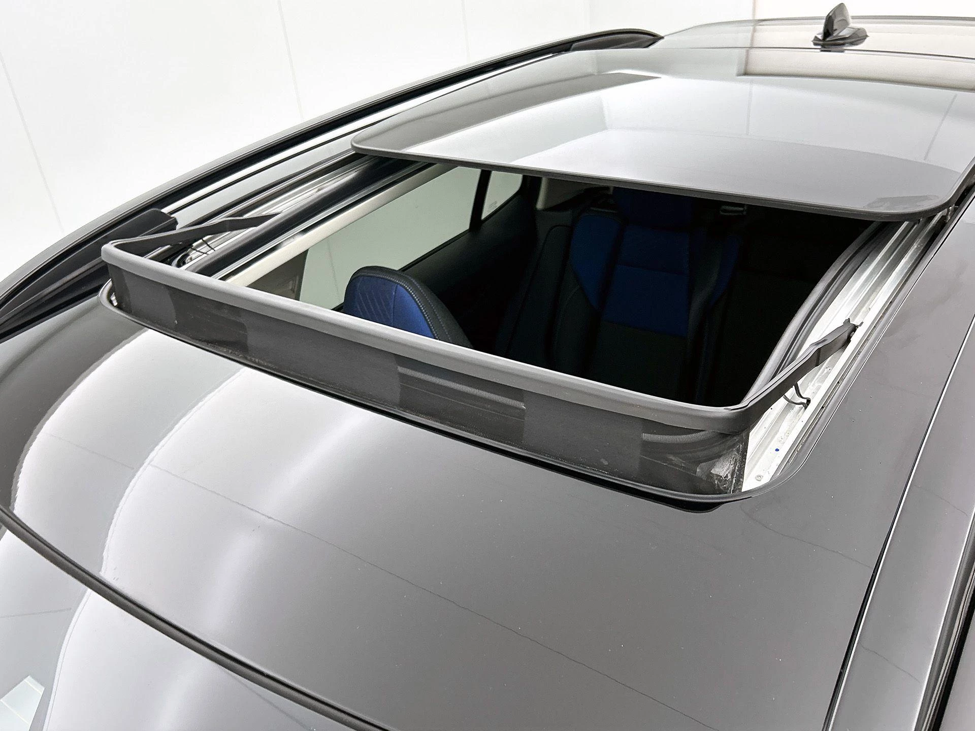 Lynk & Co-01-image-33