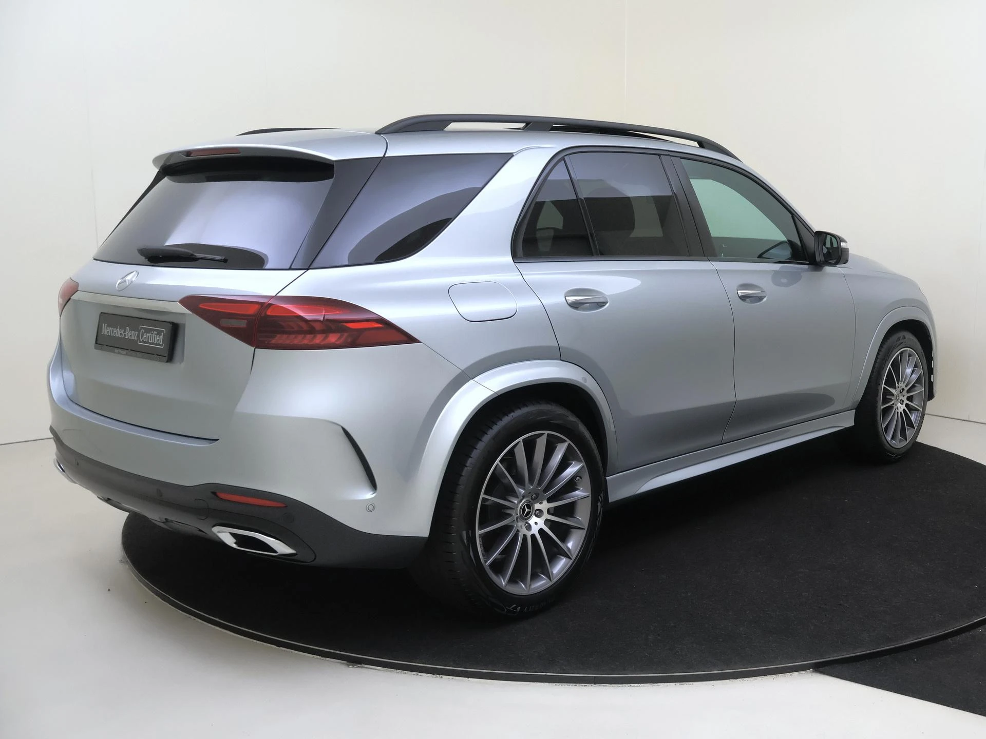 Mercedes-Benz-GLE-image-3