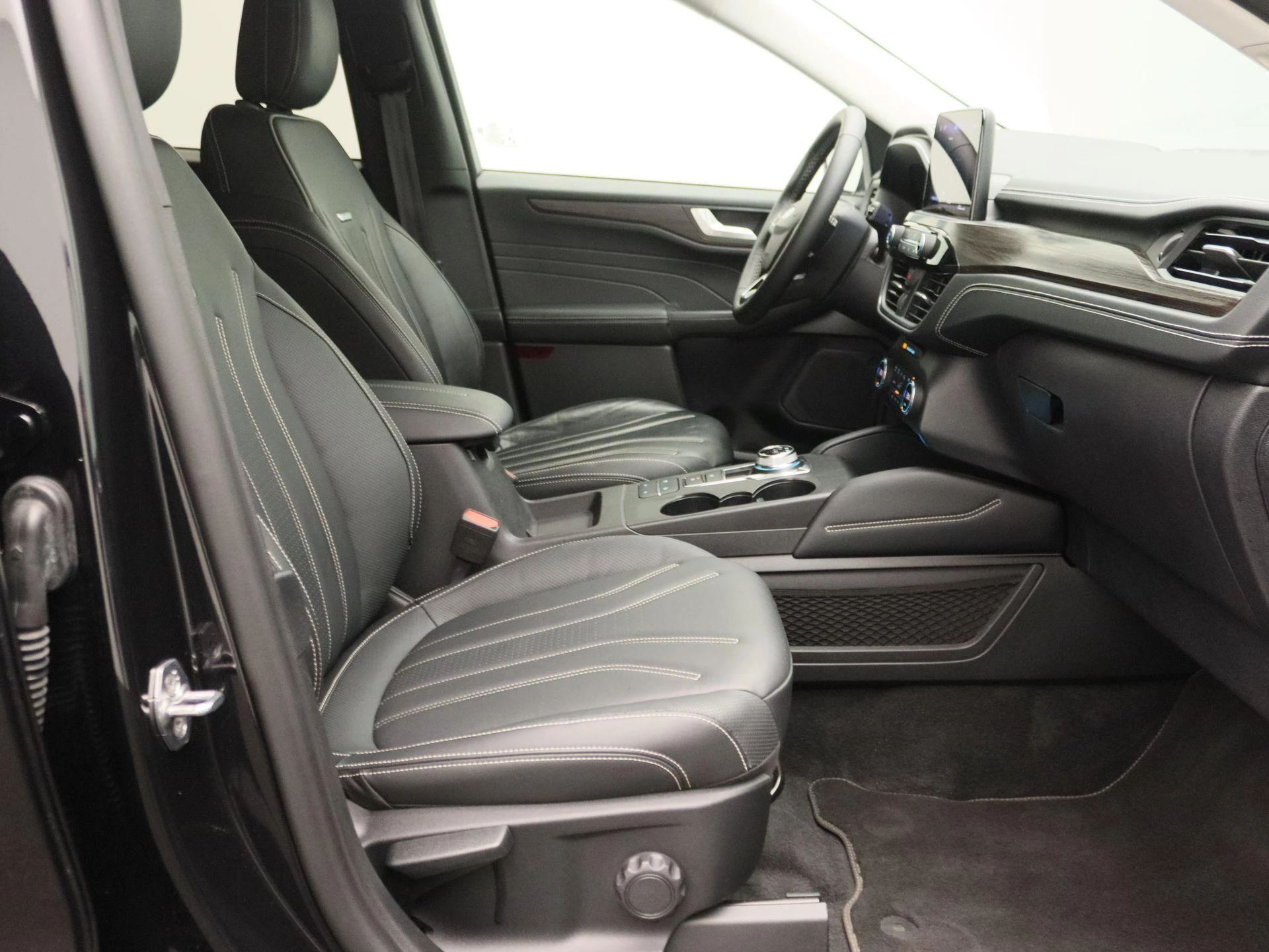 Ford-Kuga-image-25