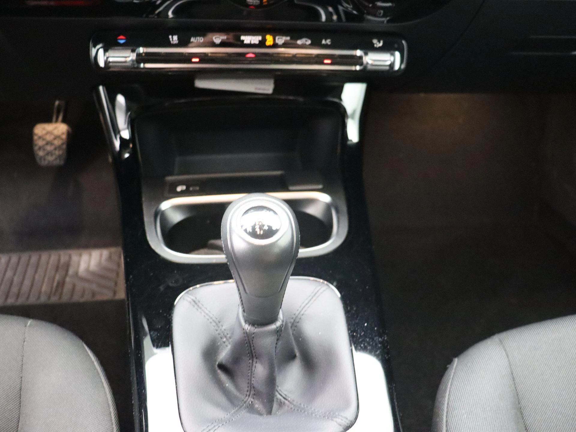 Mercedes-Benz A-Klasse 160 + CARPLAY + SENSOREN + CAMERA +