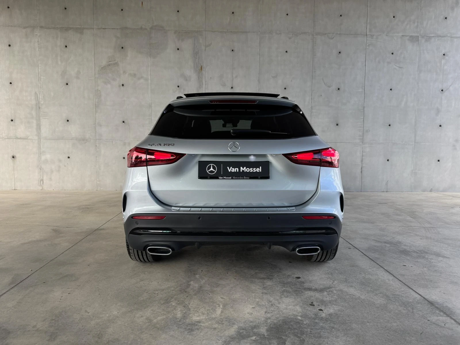 Mercedes-Benz-GLA-image-5