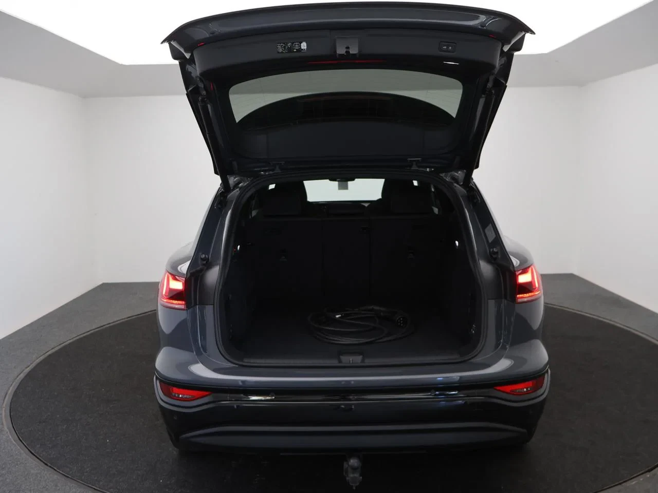 Audi-Q6 e-tron-image-7