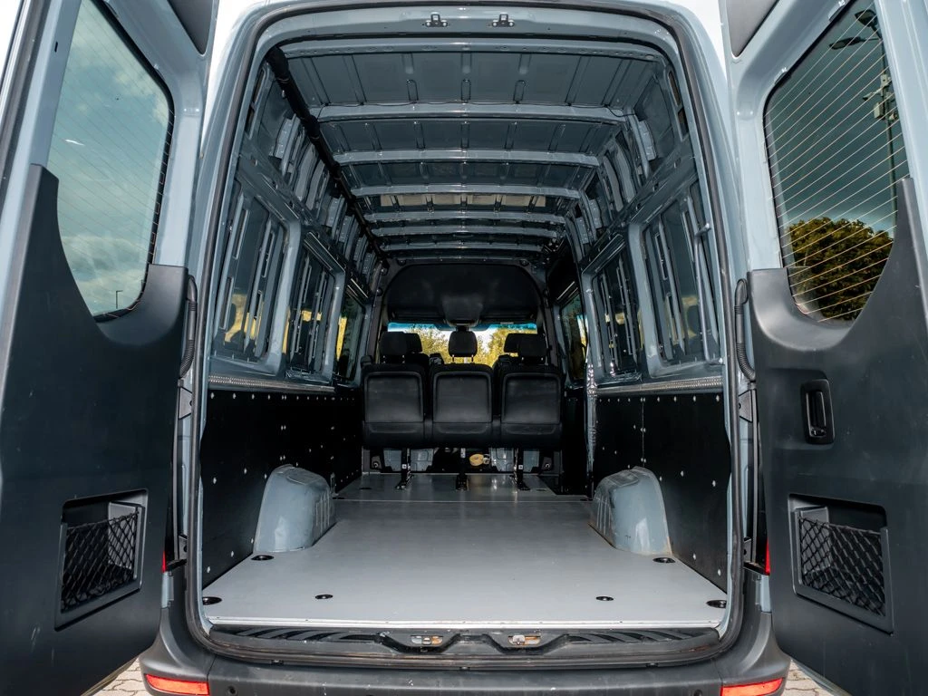 Mercedes-Benz-Sprinter 319-image-15