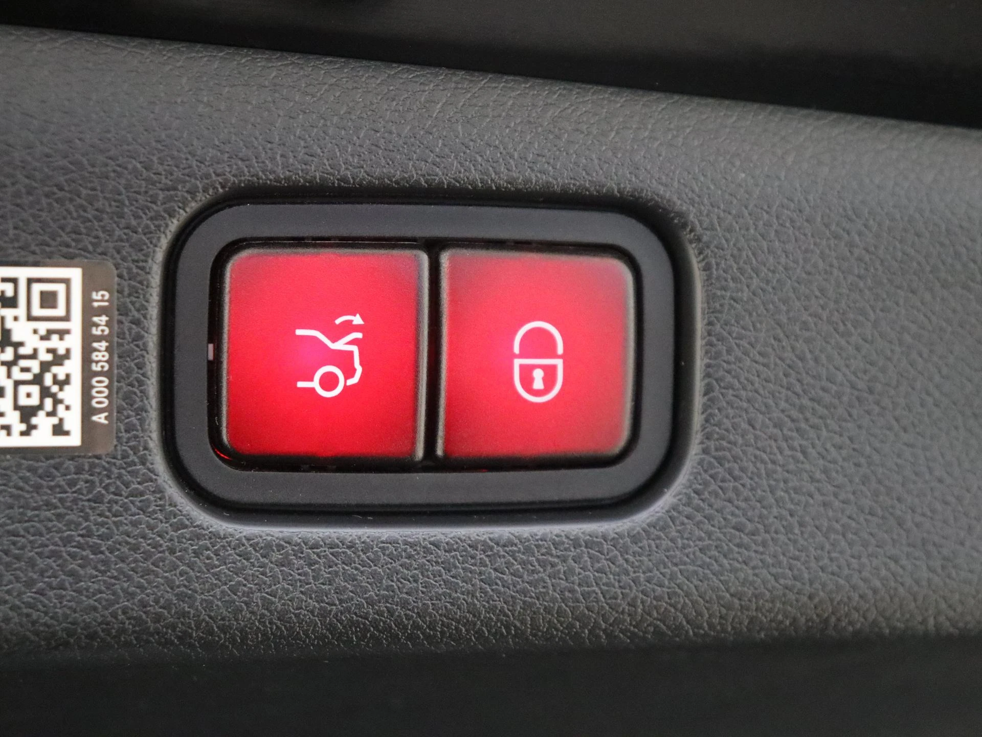 Mercedes-Benz-E-Klasse-image-30