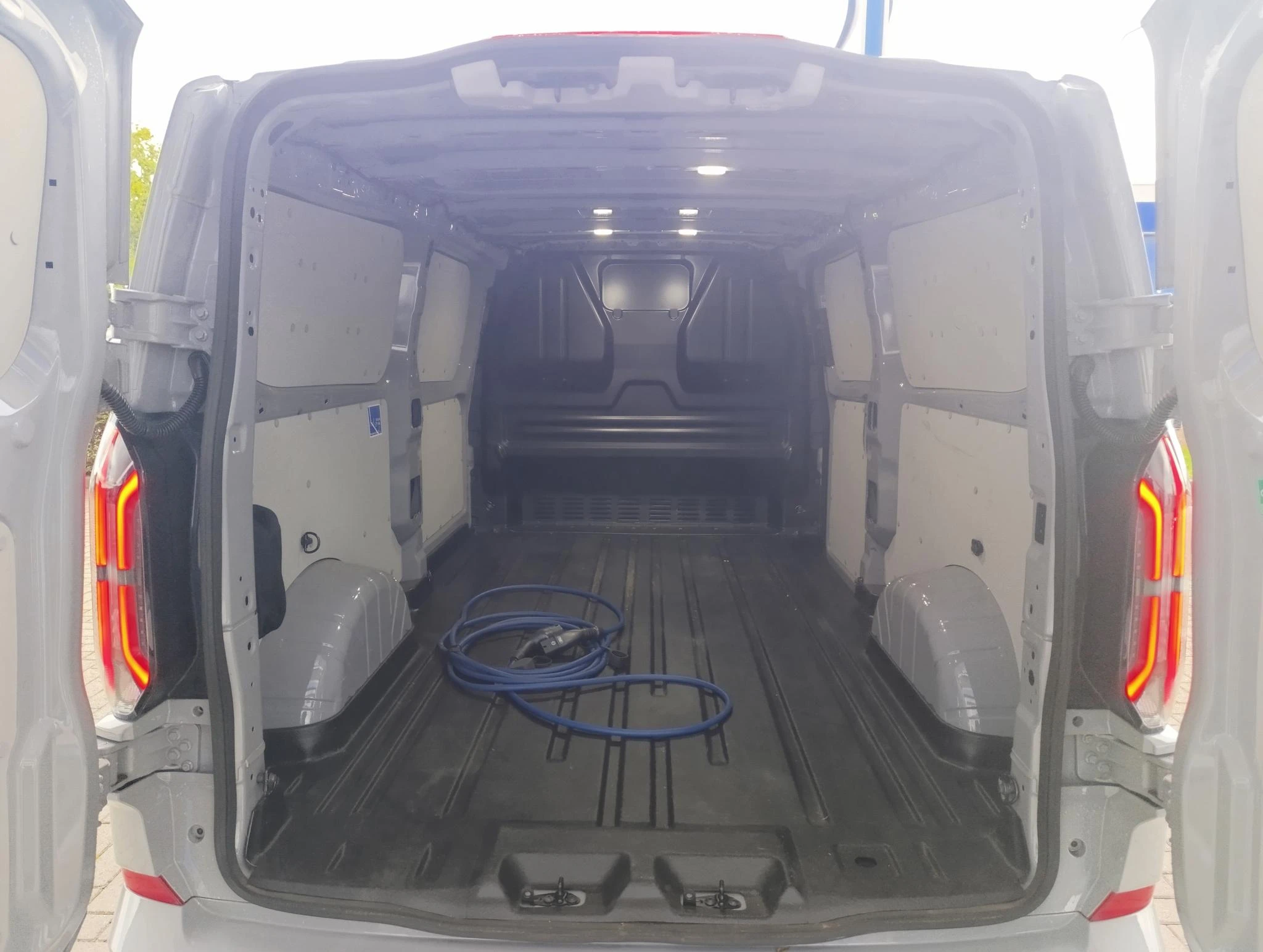 Ford-E-Transit-image-9