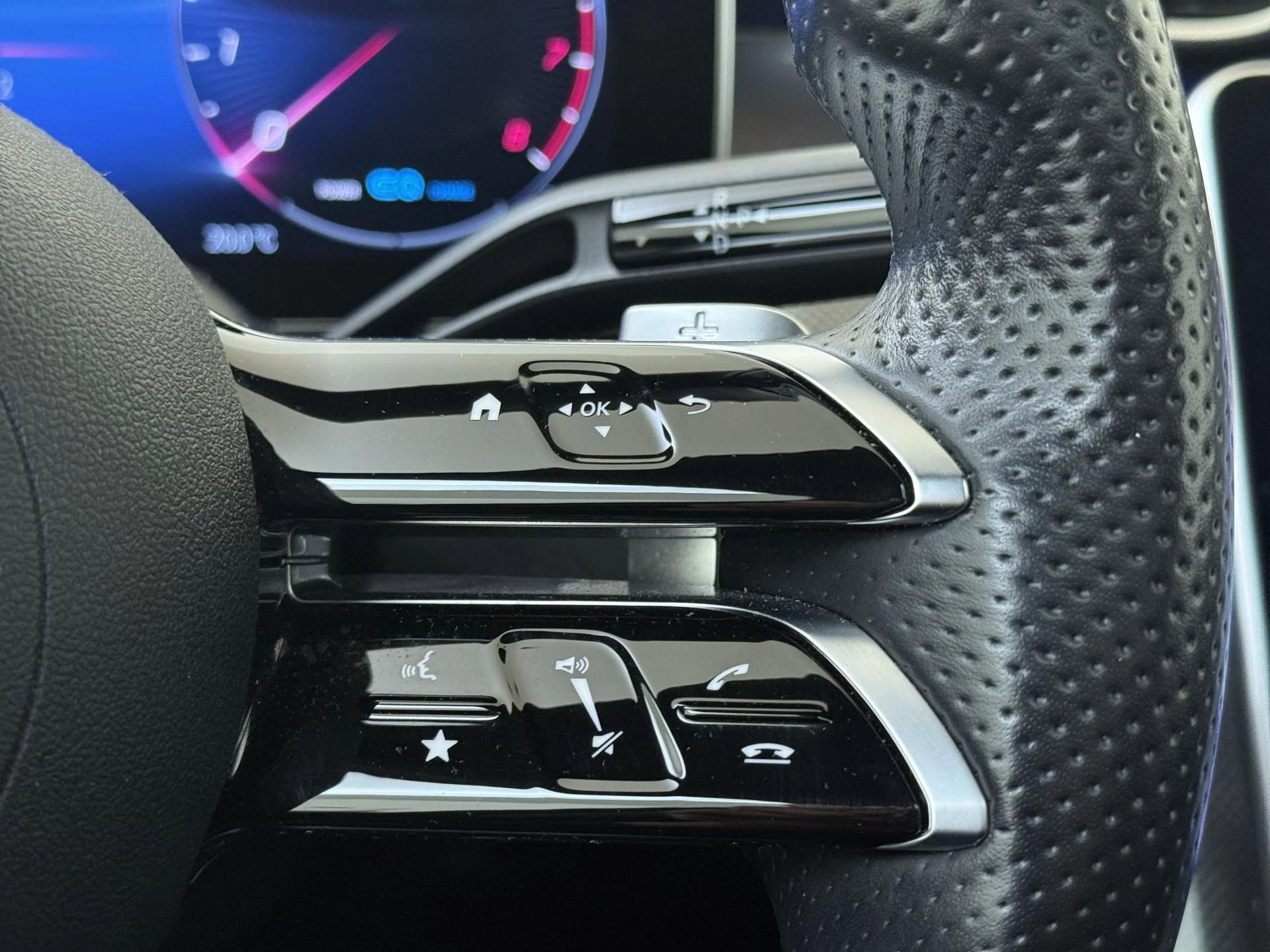 Mercedes-Benz-C-Klasse-image-13