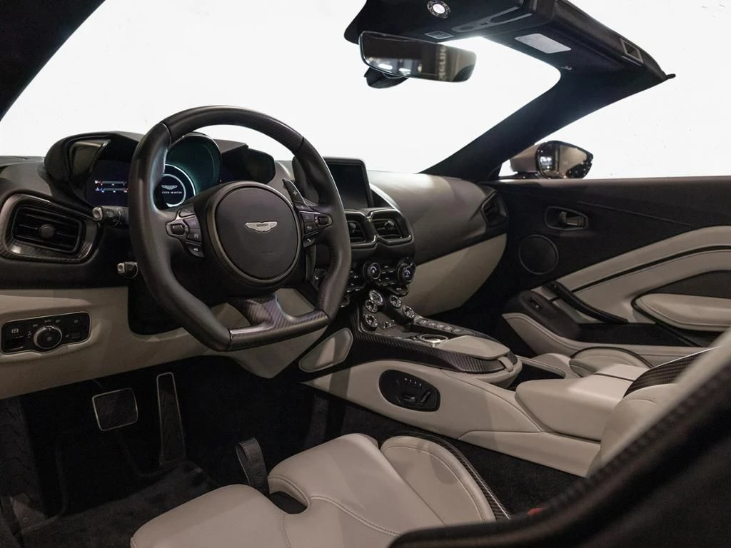Aston Martin-V12 Vantage-image-3