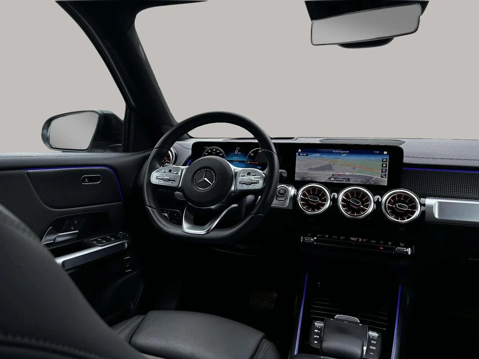 Mercedes-Benz-EQB-image-14