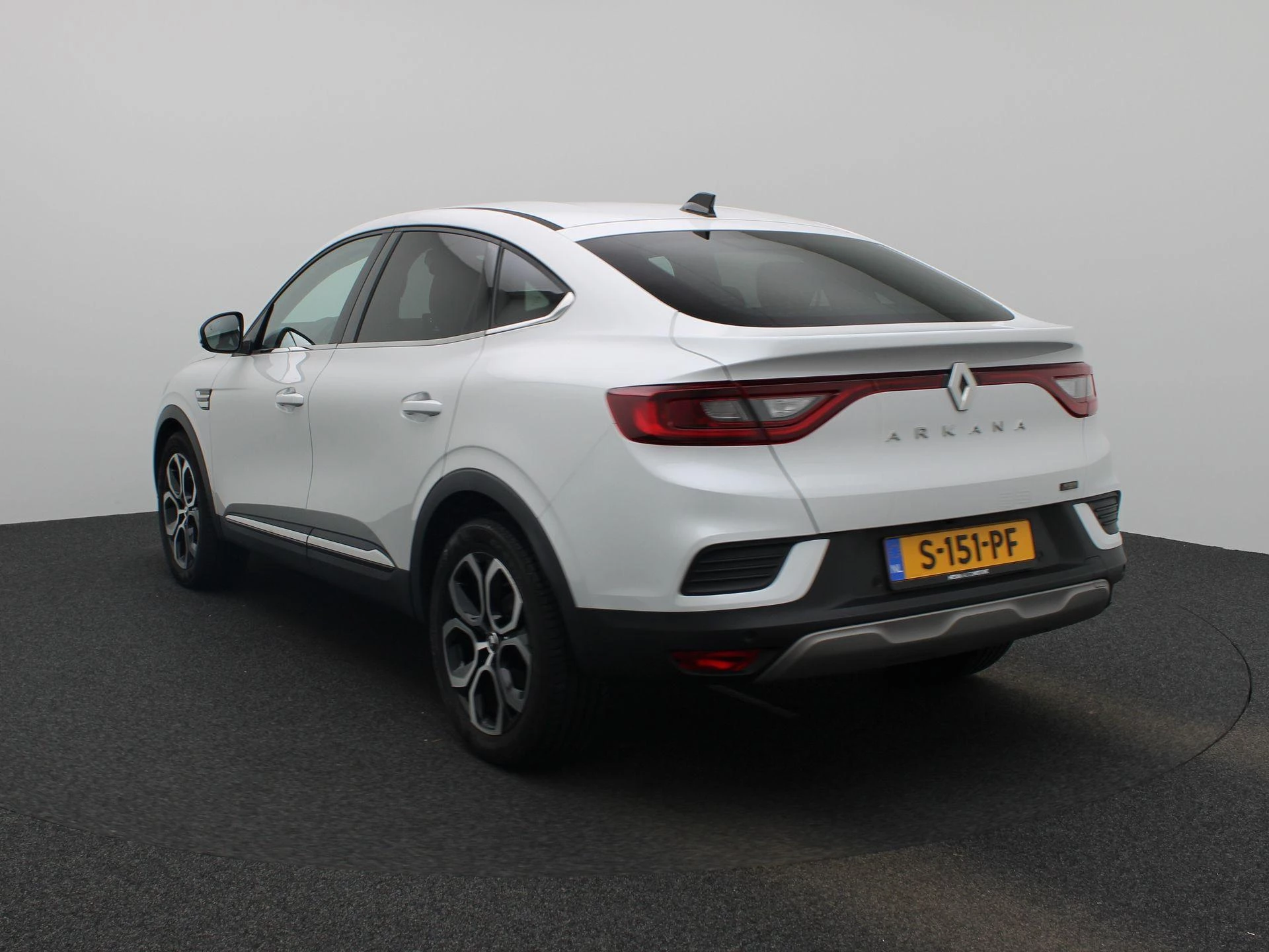 Renault-Arkana-image-1