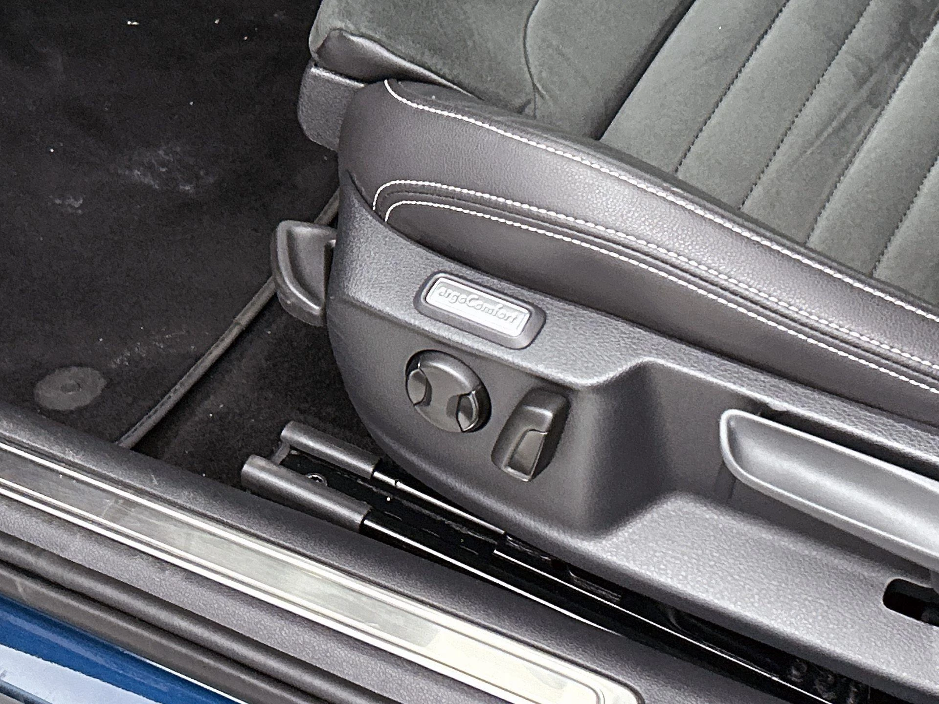Volkswagen-Passat-image-24