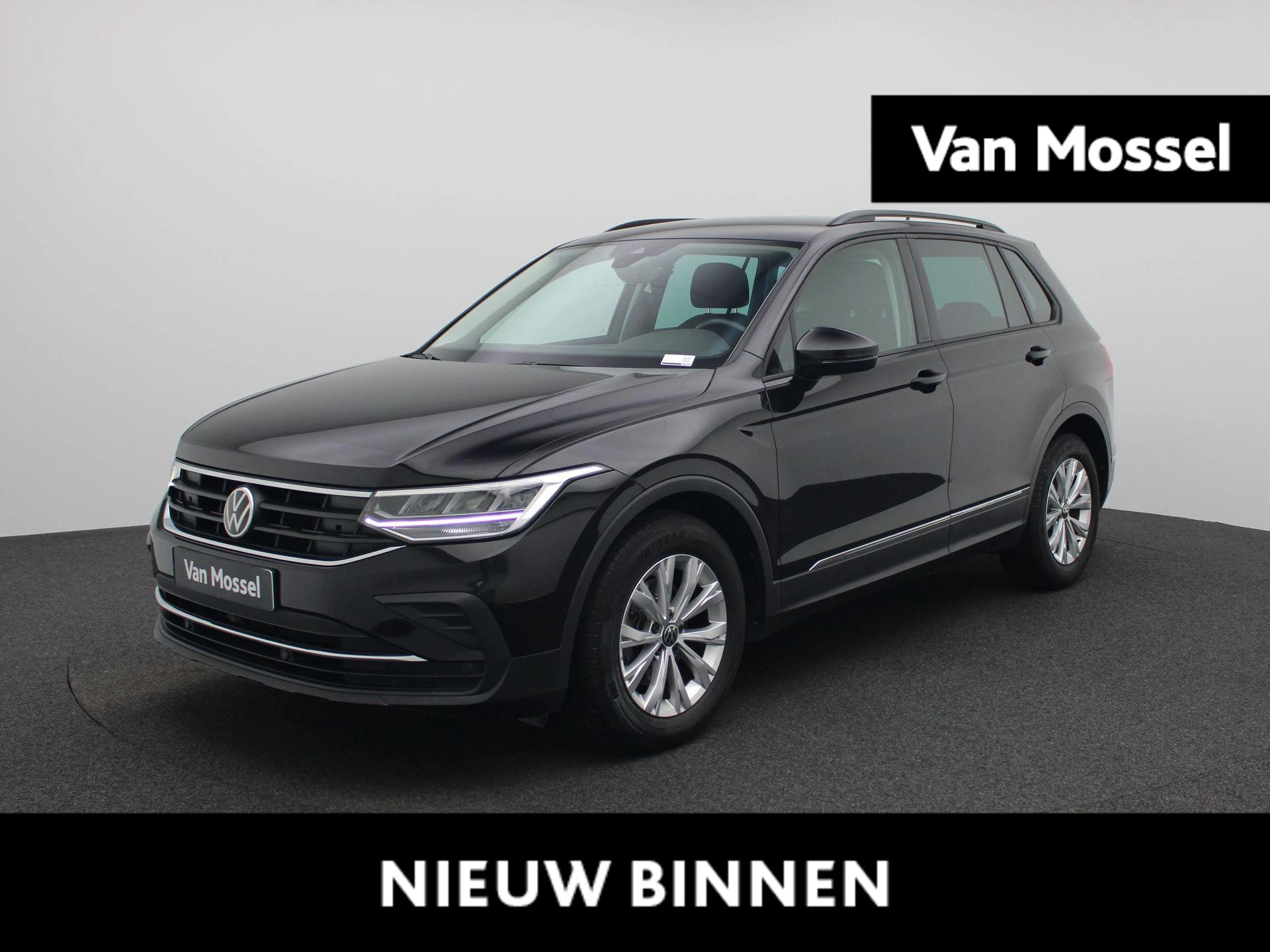 Volkswagen-Tiguan-image-0