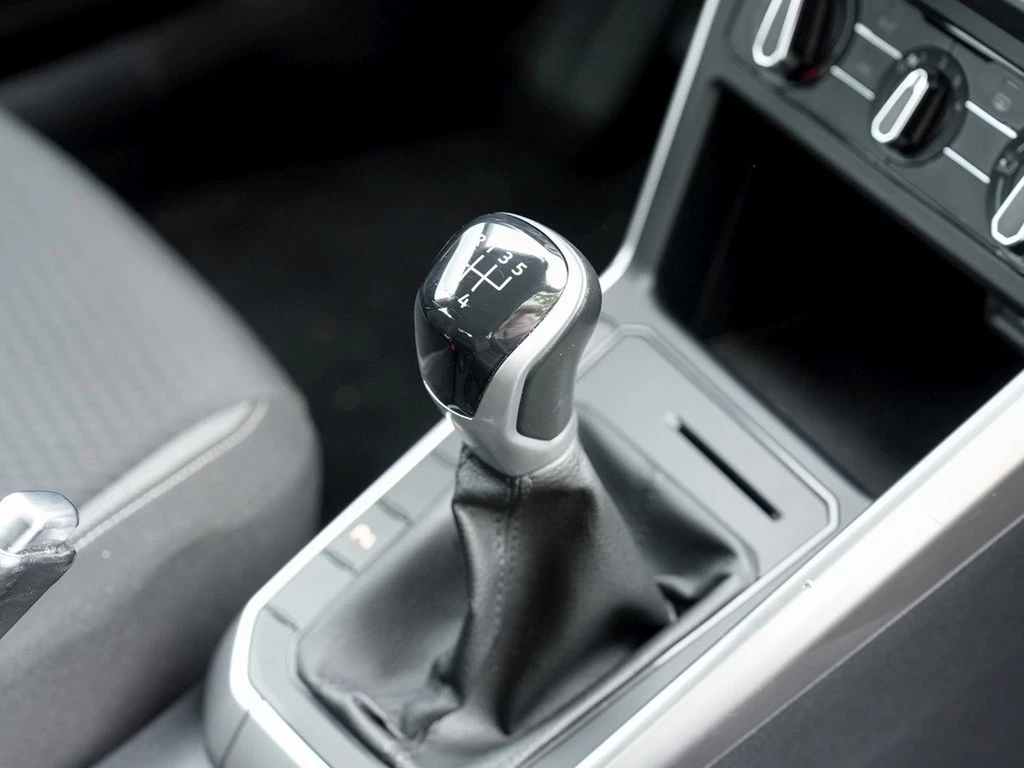 Volkswagen-Polo-image-8