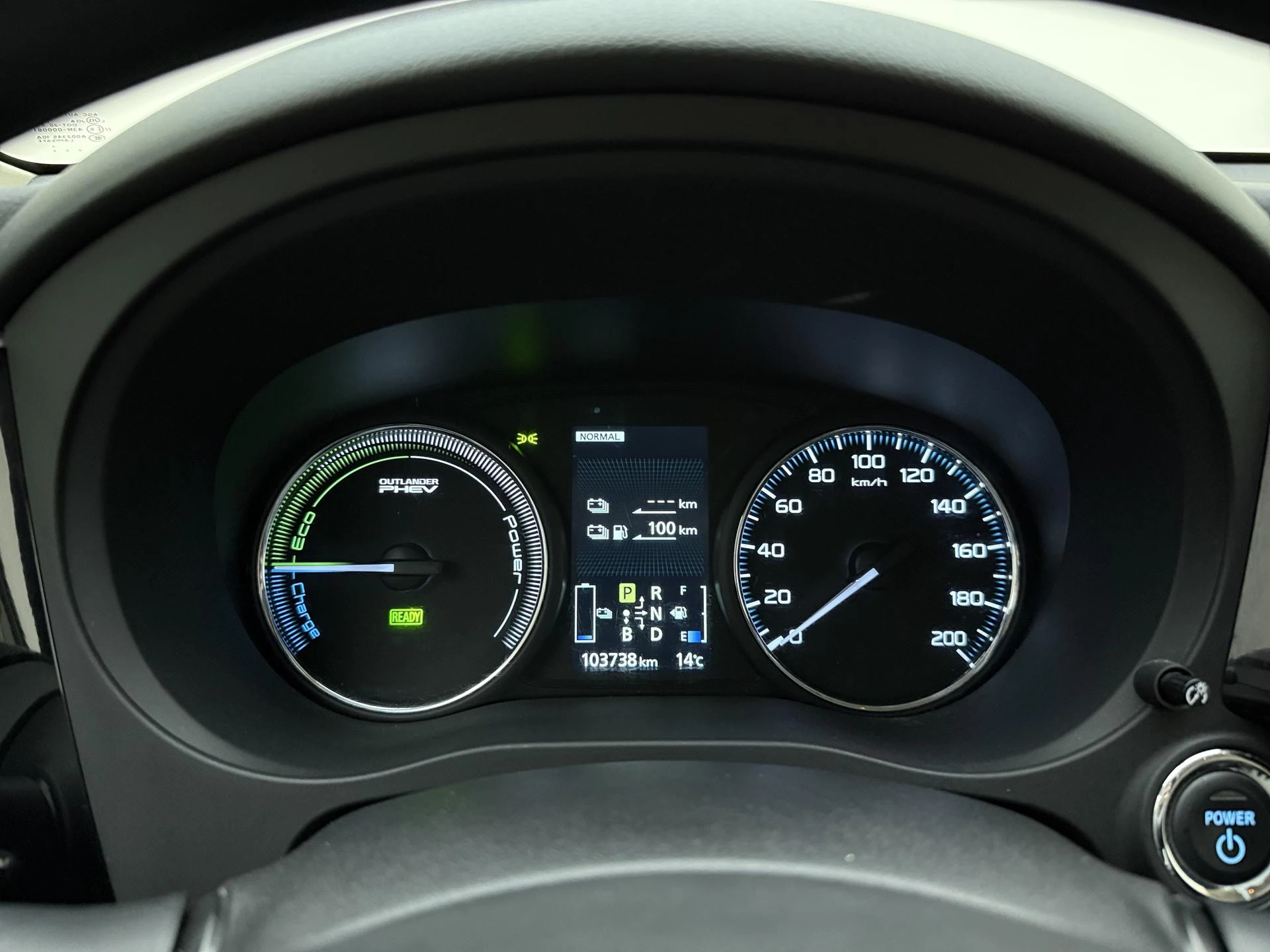 Mitsubishi-Outlander-image-23