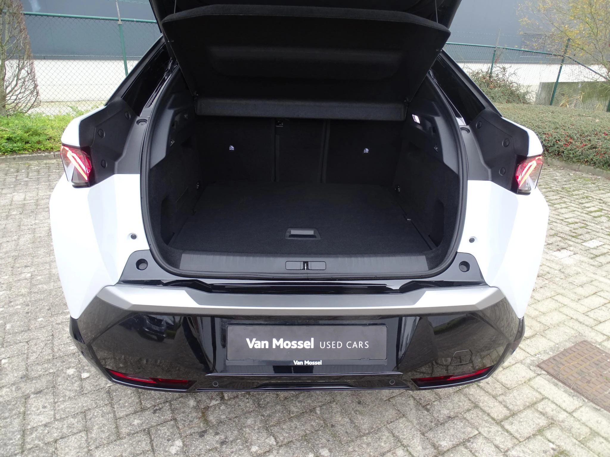 Peugeot-e-3008-image-14