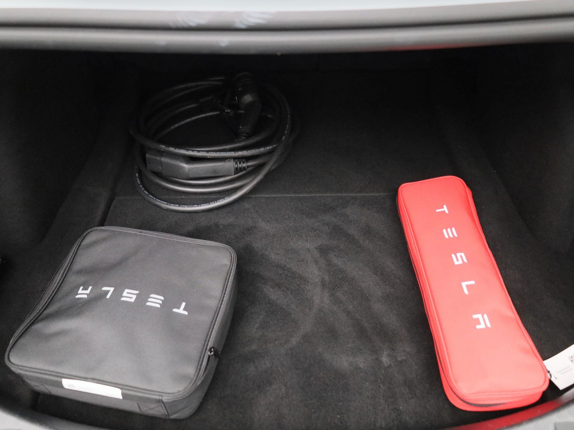 Tesla-Model 3-image-13