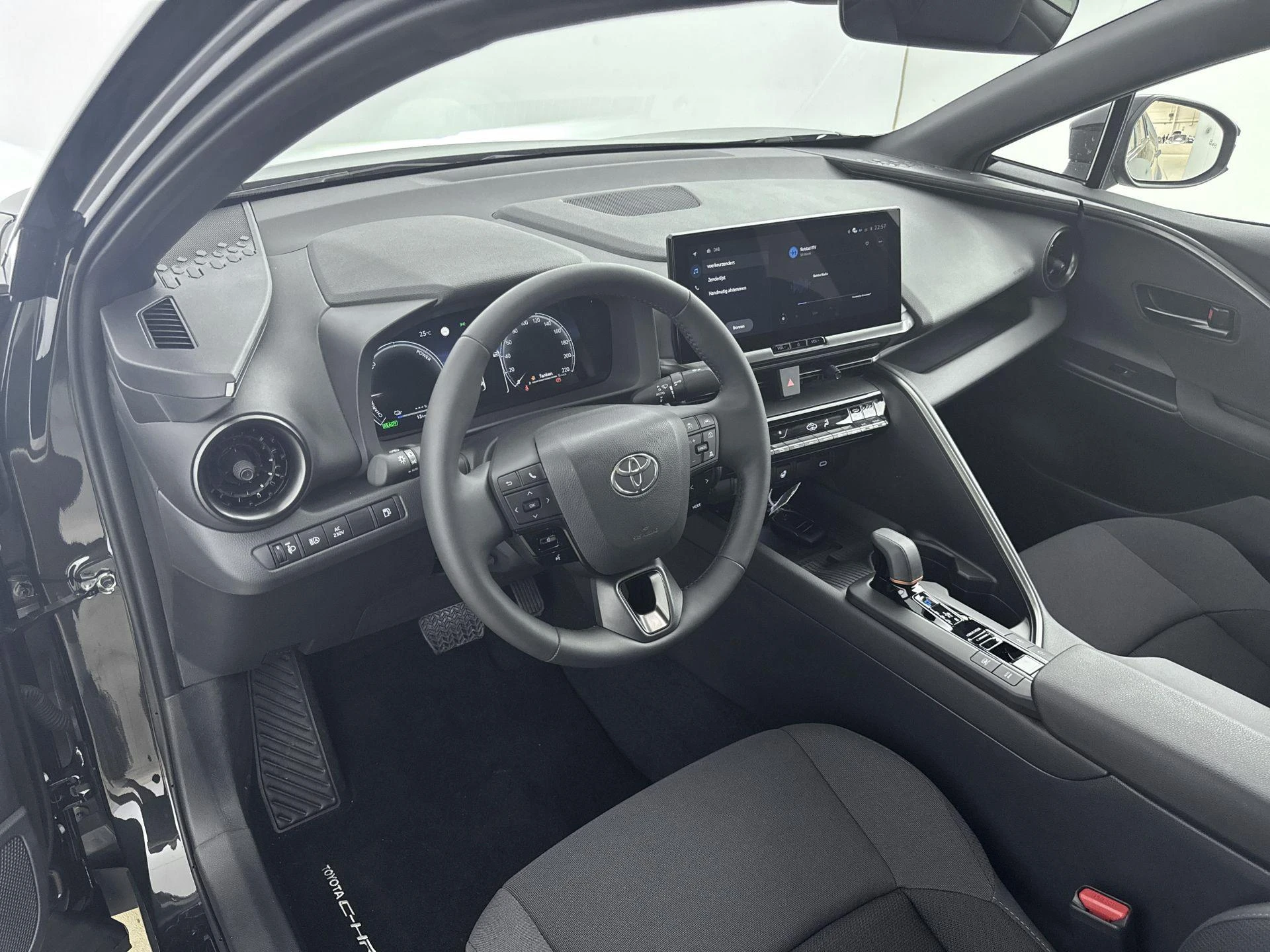 Toyota-C-HR-image-8