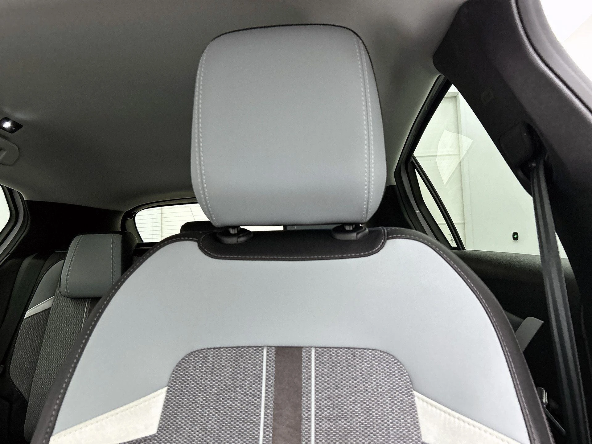 Opel-Astra-image-11