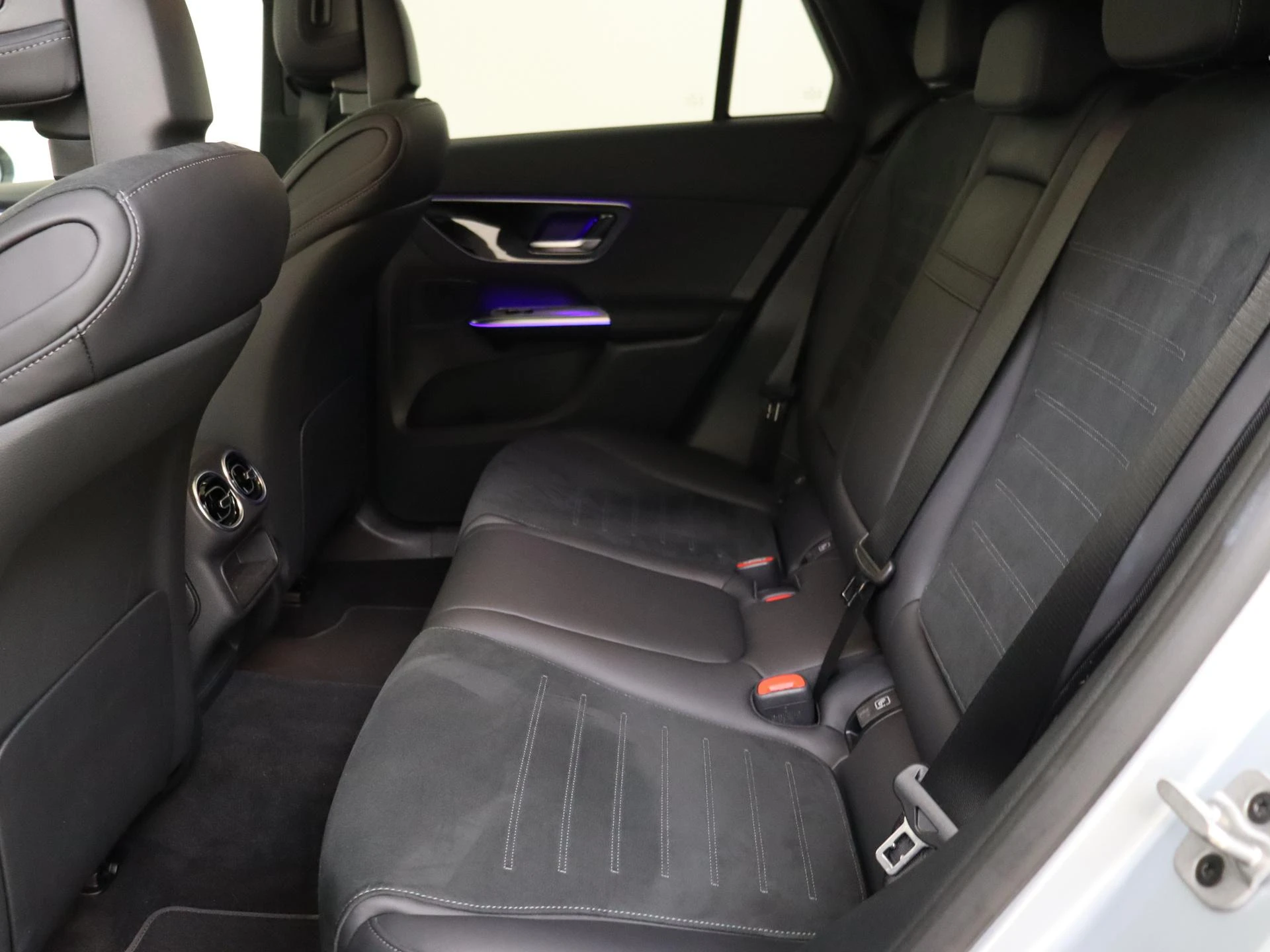 Mercedes-Benz-GLC-image-15