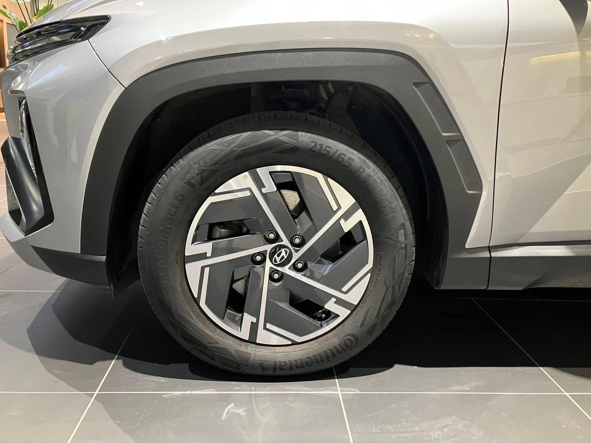 Hyundai-Tucson Hybrid-image-8