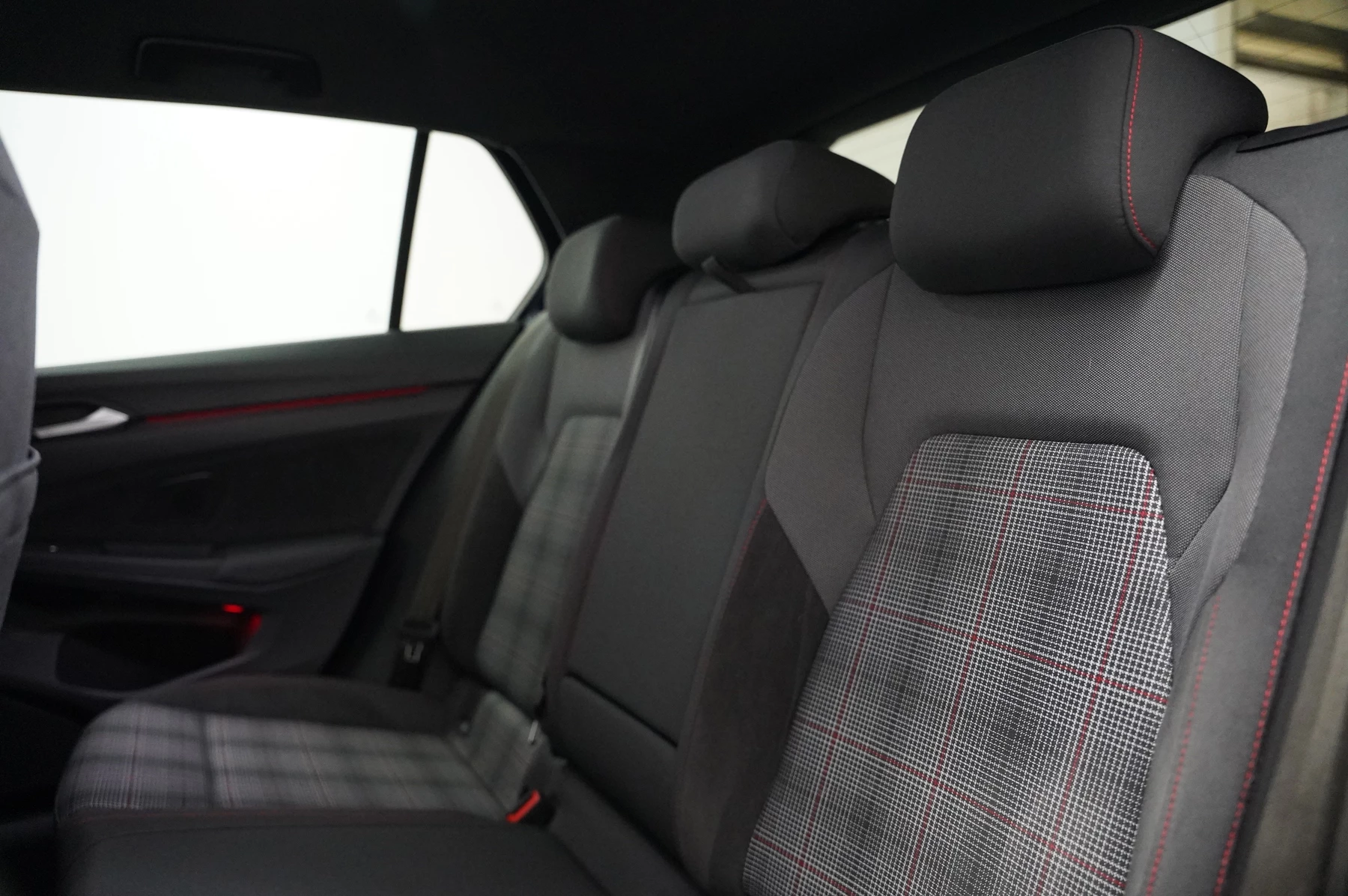 Volkswagen-Golf-image-10