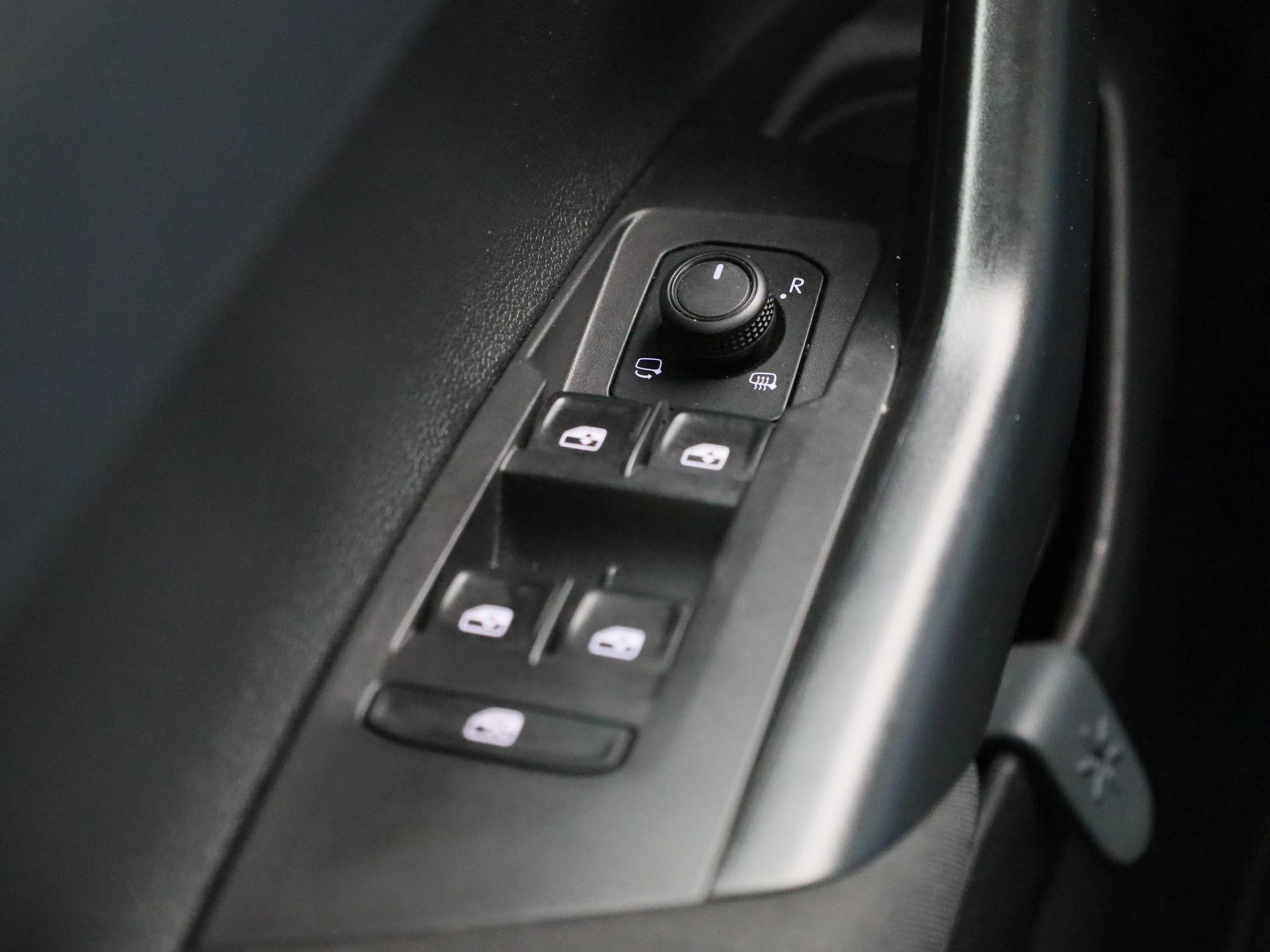Volkswagen-Polo-image-30