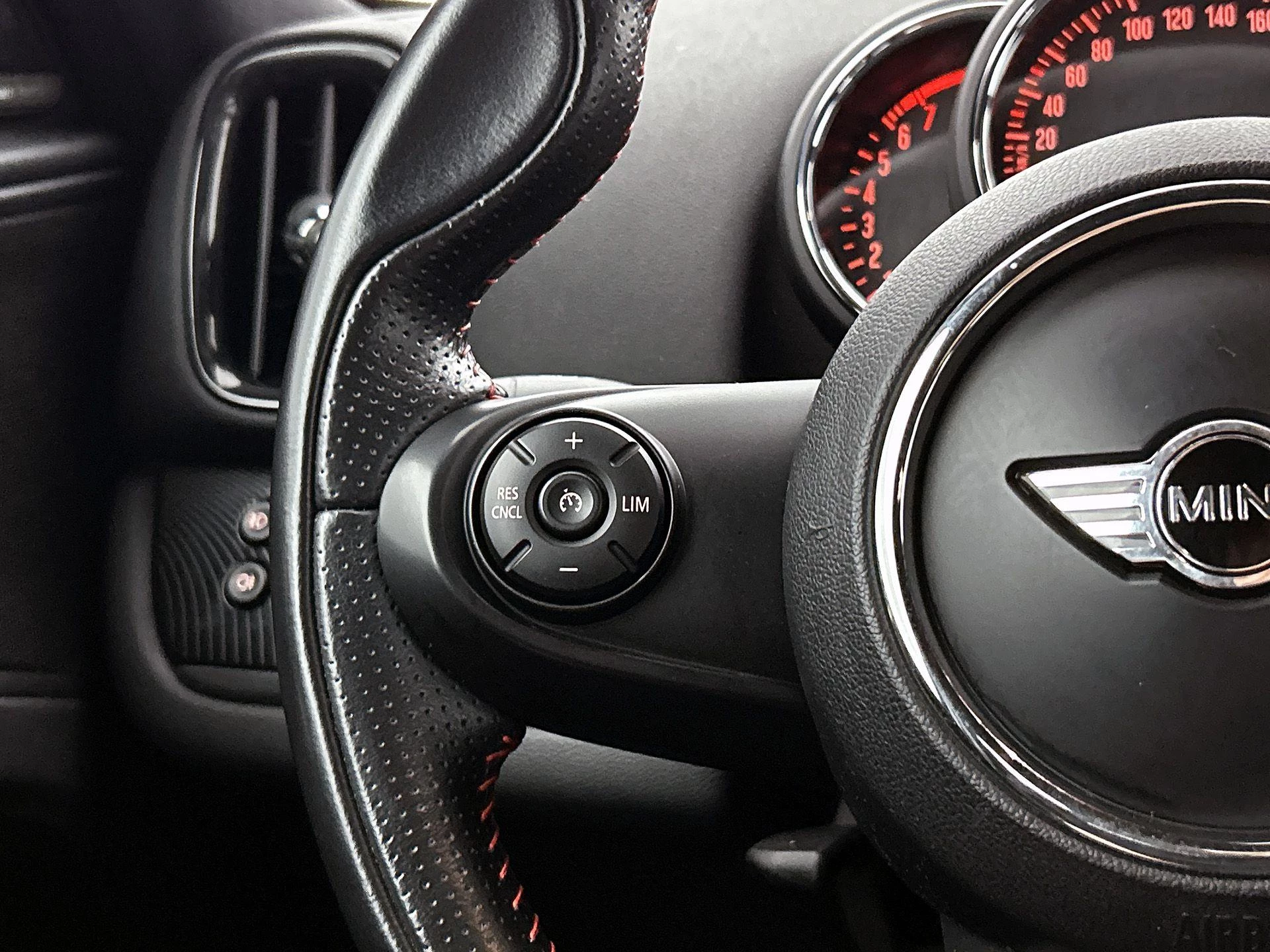 MINI-Countryman-image-5