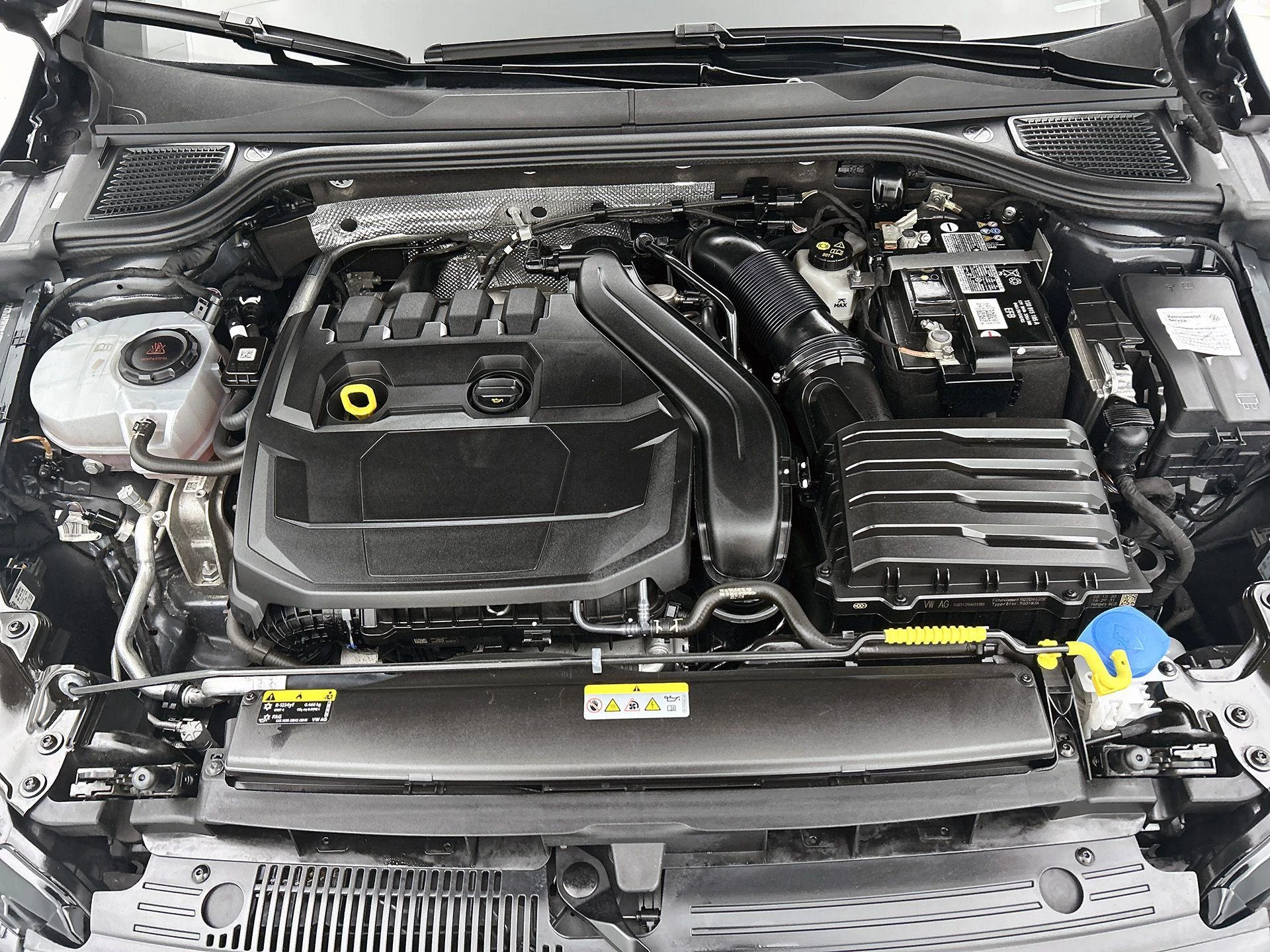 Volkswagen-Golf-image-28
