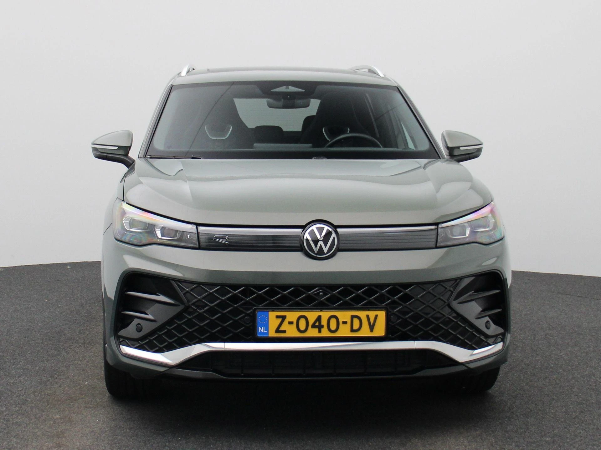 Volkswagen-Tiguan-image-2
