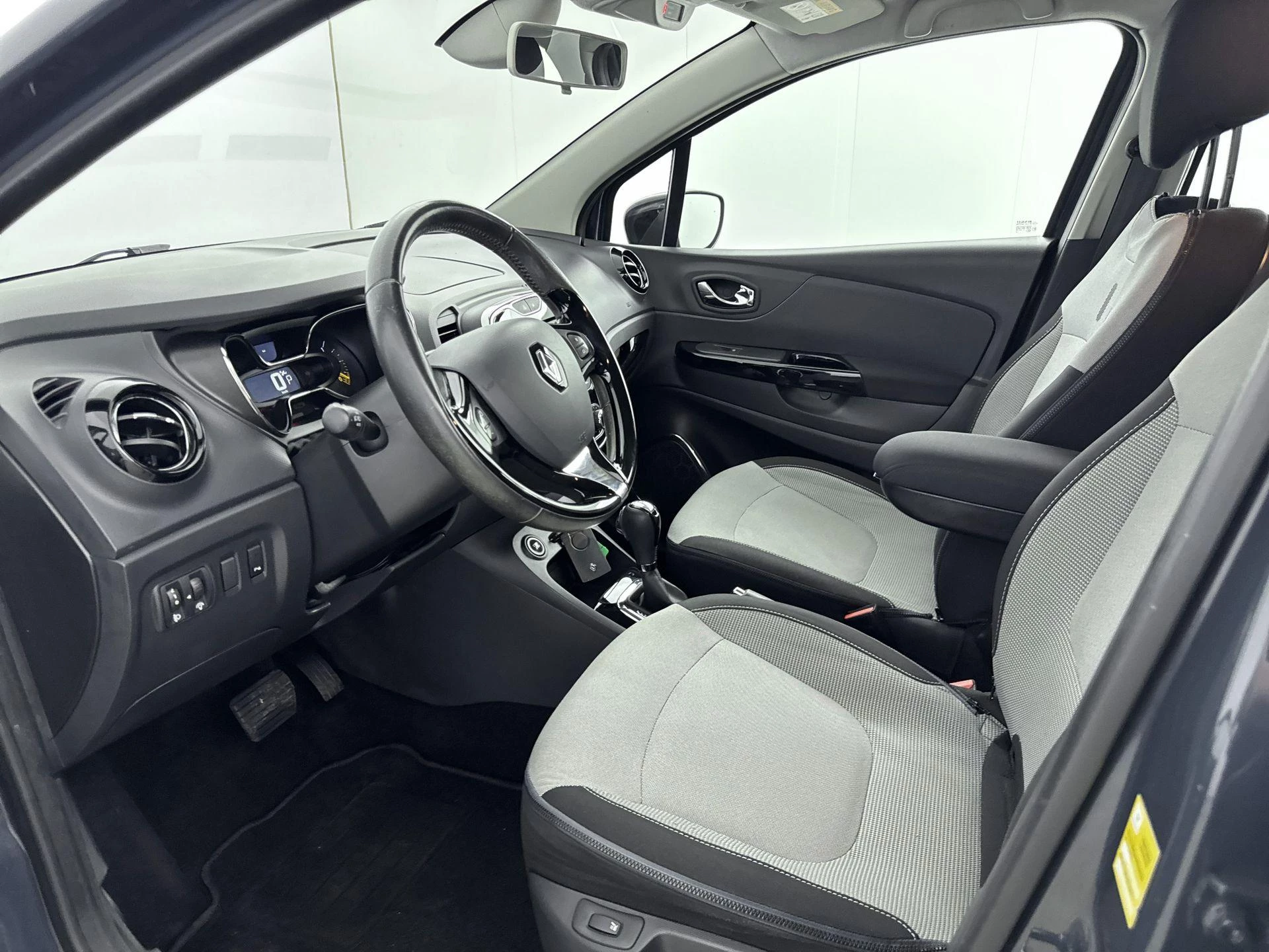 Renault-Captur-image-10