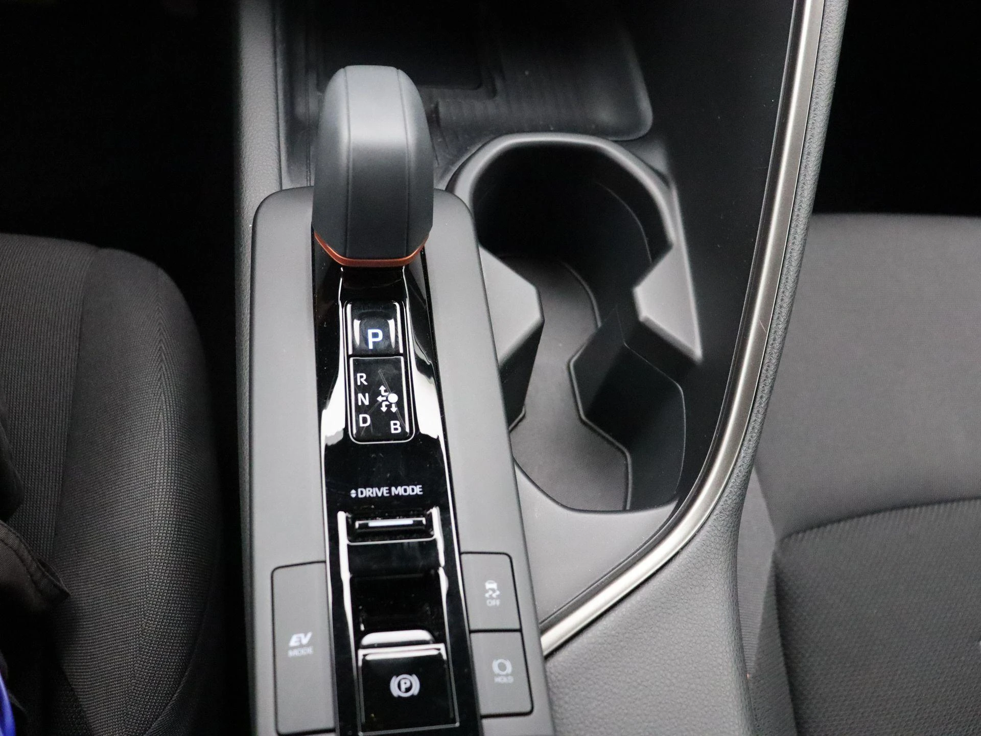 Toyota-C-HR-image-16