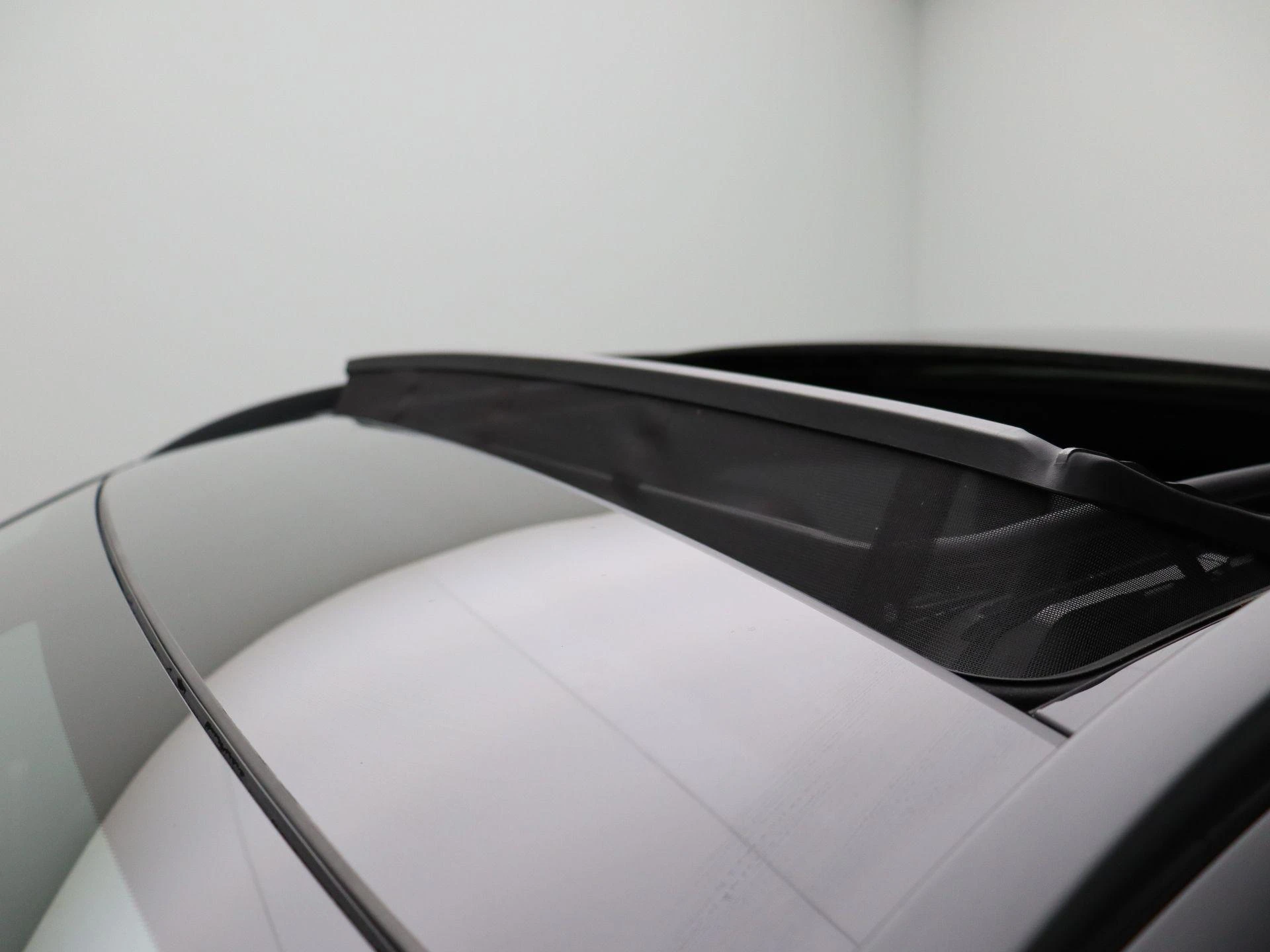 Mercedes-Benz-GLA-image-15