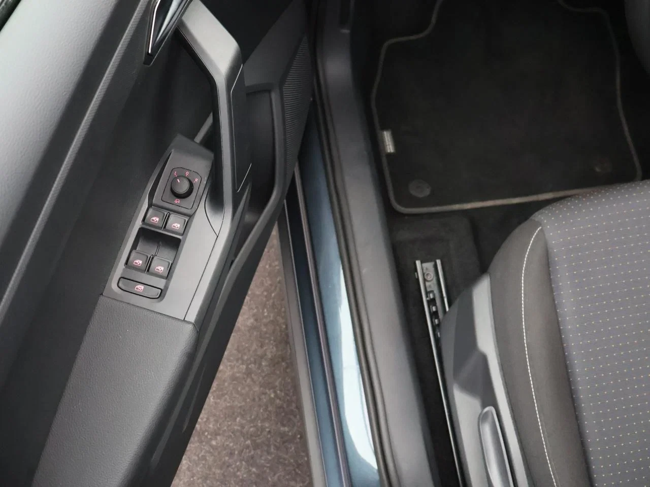 SEAT-Arona-image-10