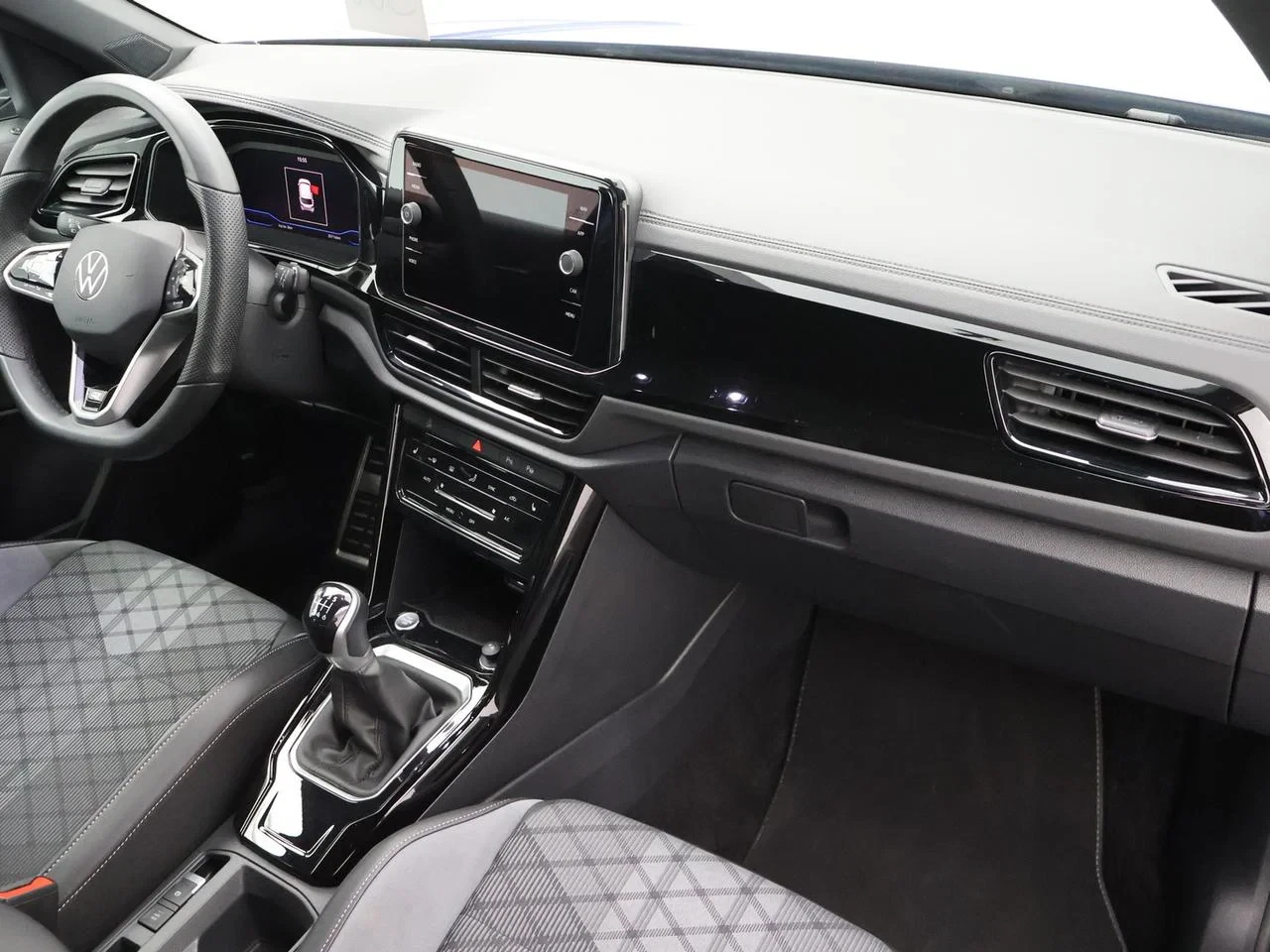 Volkswagen-T-Roc-image-10