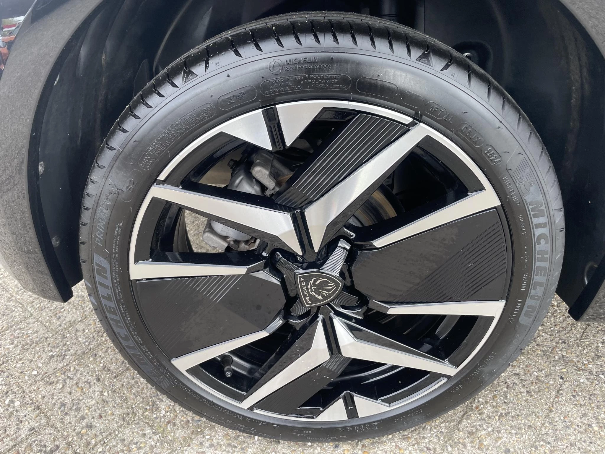 Peugeot-208-image-13