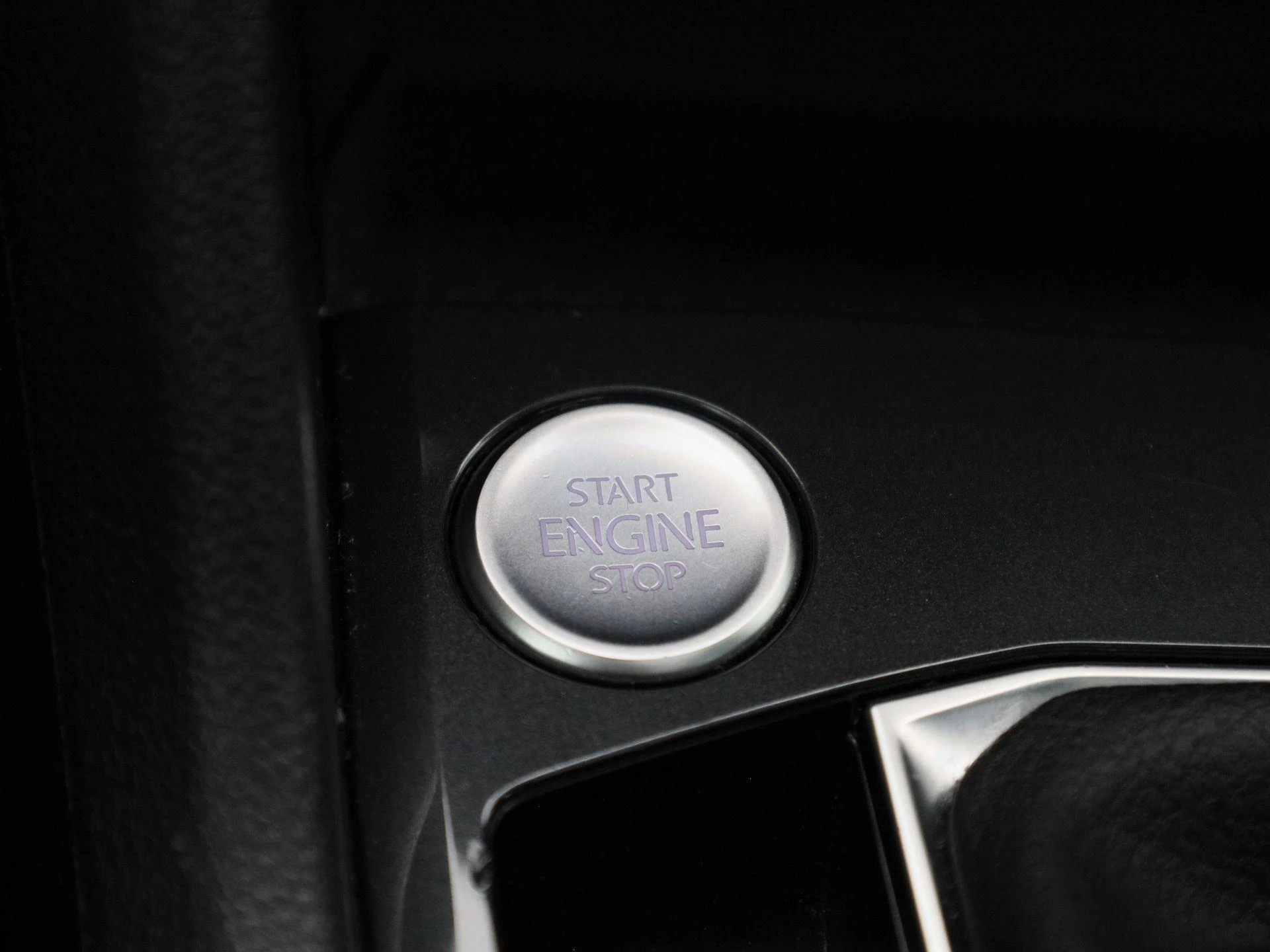 Volkswagen-Tiguan-image-23