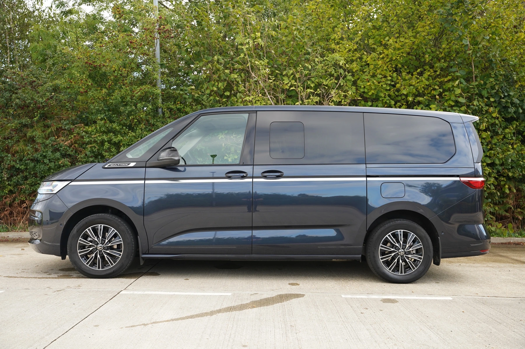 Volkswagen-Multivan-image-14