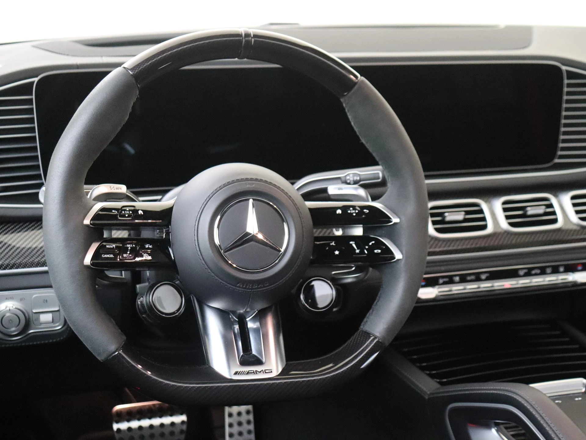 Mercedes-Benz-GLE-image-16