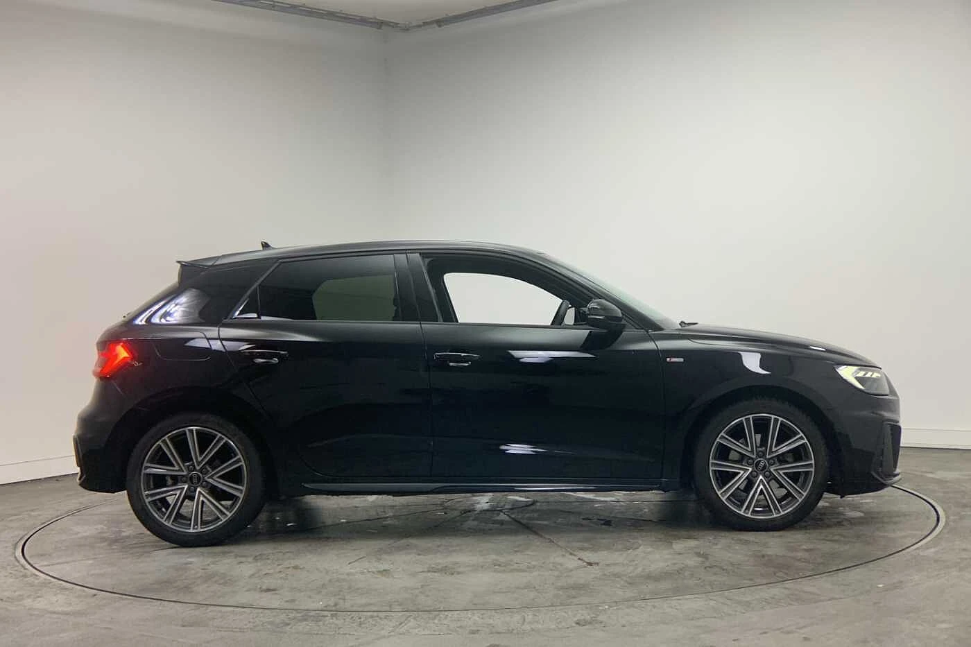 Audi-A1 Sportback-image-3